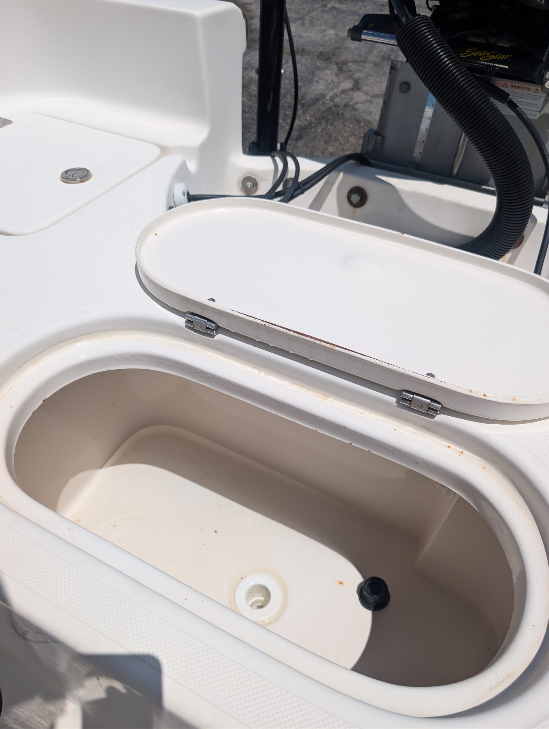 2009-Pioneer-220-Bay-Sport__U-P1462J_12.jpg