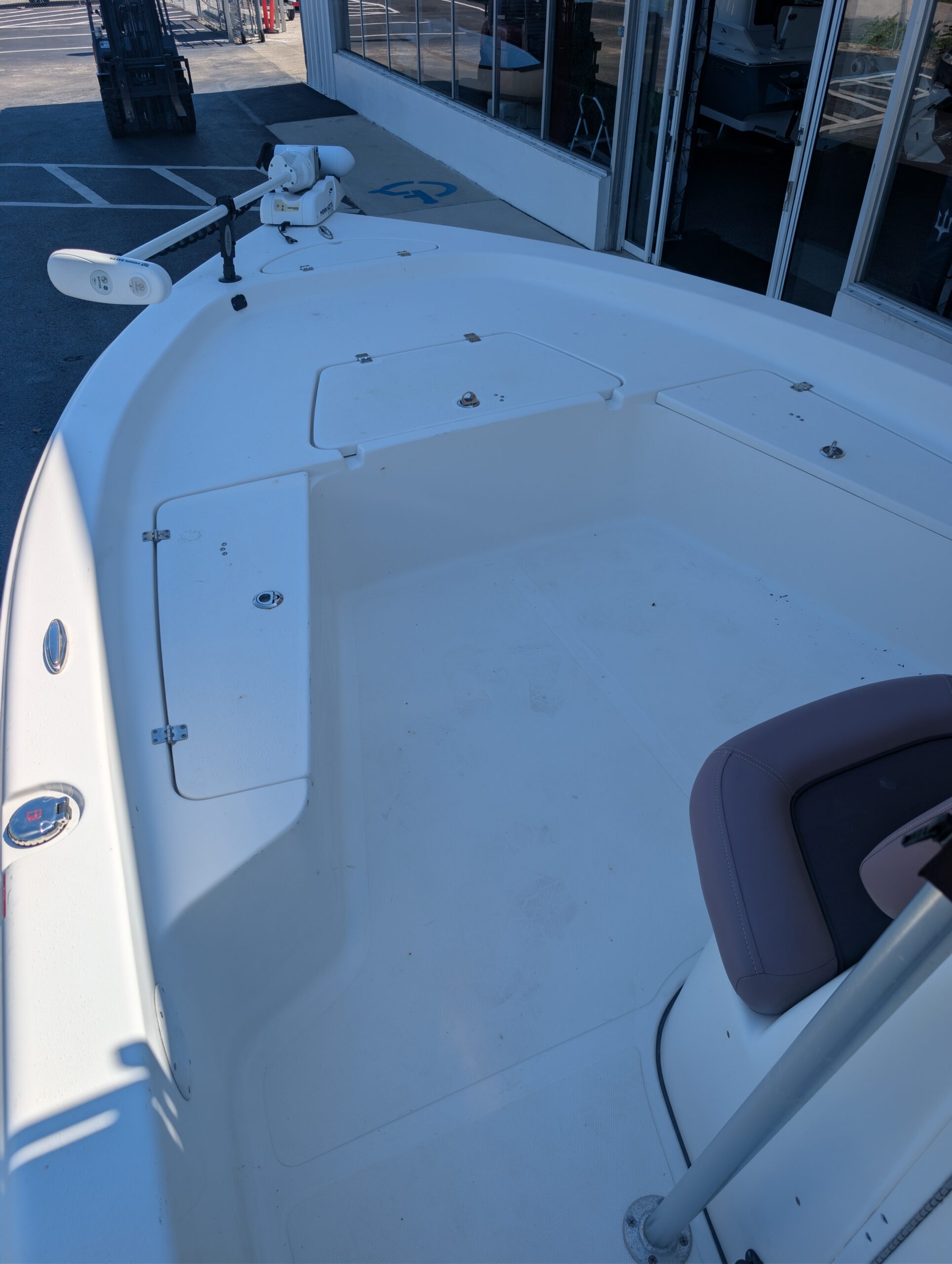 2017-Tidewater-2400__U-TWFB111-C_3.jpg