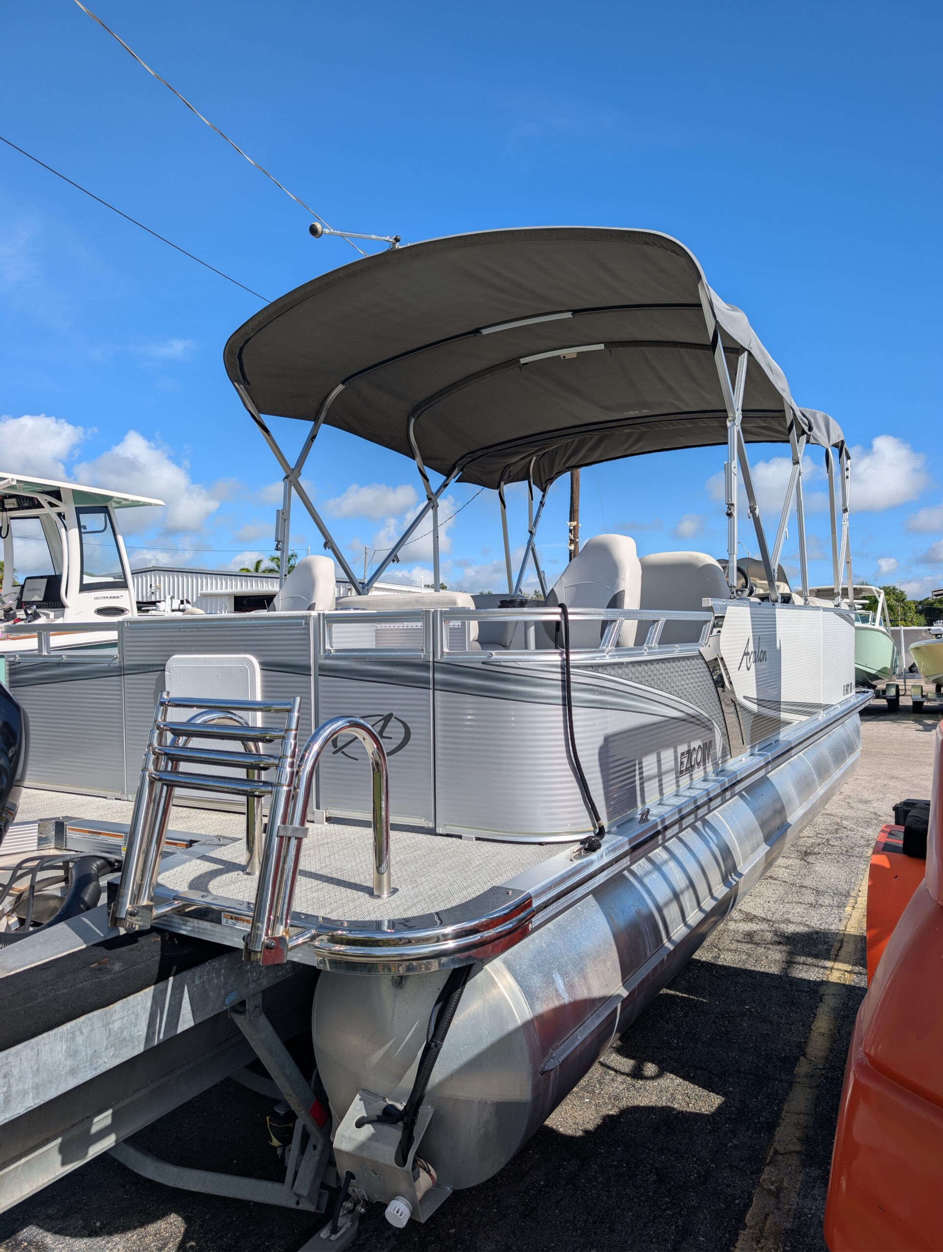 2019-Avalon-LSZ-2485-RF__U-AV3348K_14.jpg