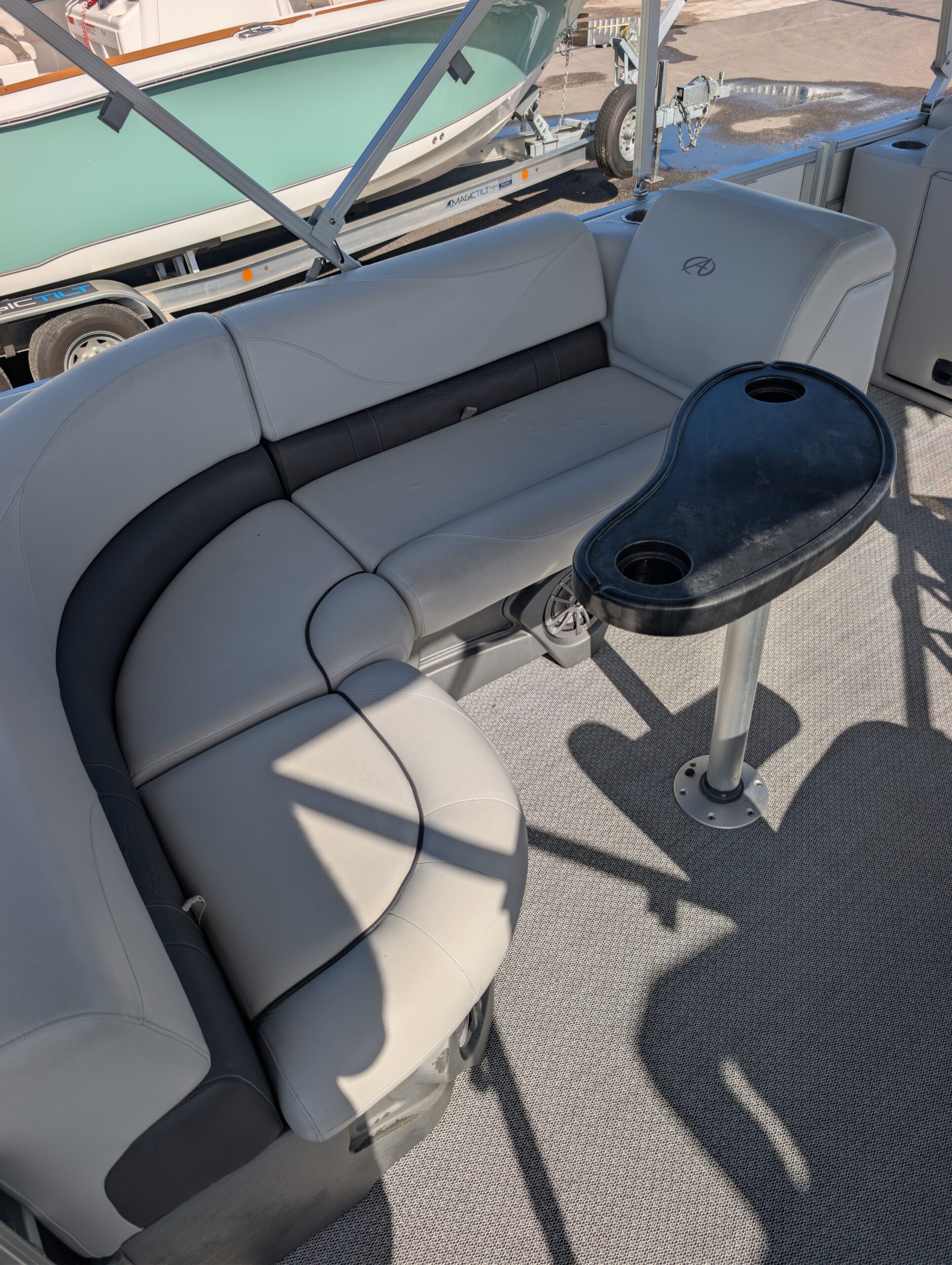 2019-Avalon-LSZ-2485-RF__U-AV3348K_4.jpg