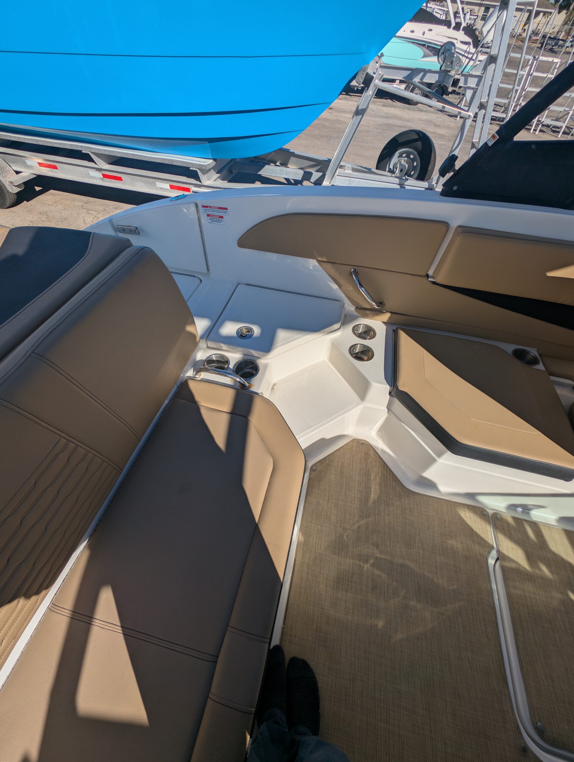 2021-Sea-Ray-21-SPX-OB__U-SR1164H-C_12.jpg