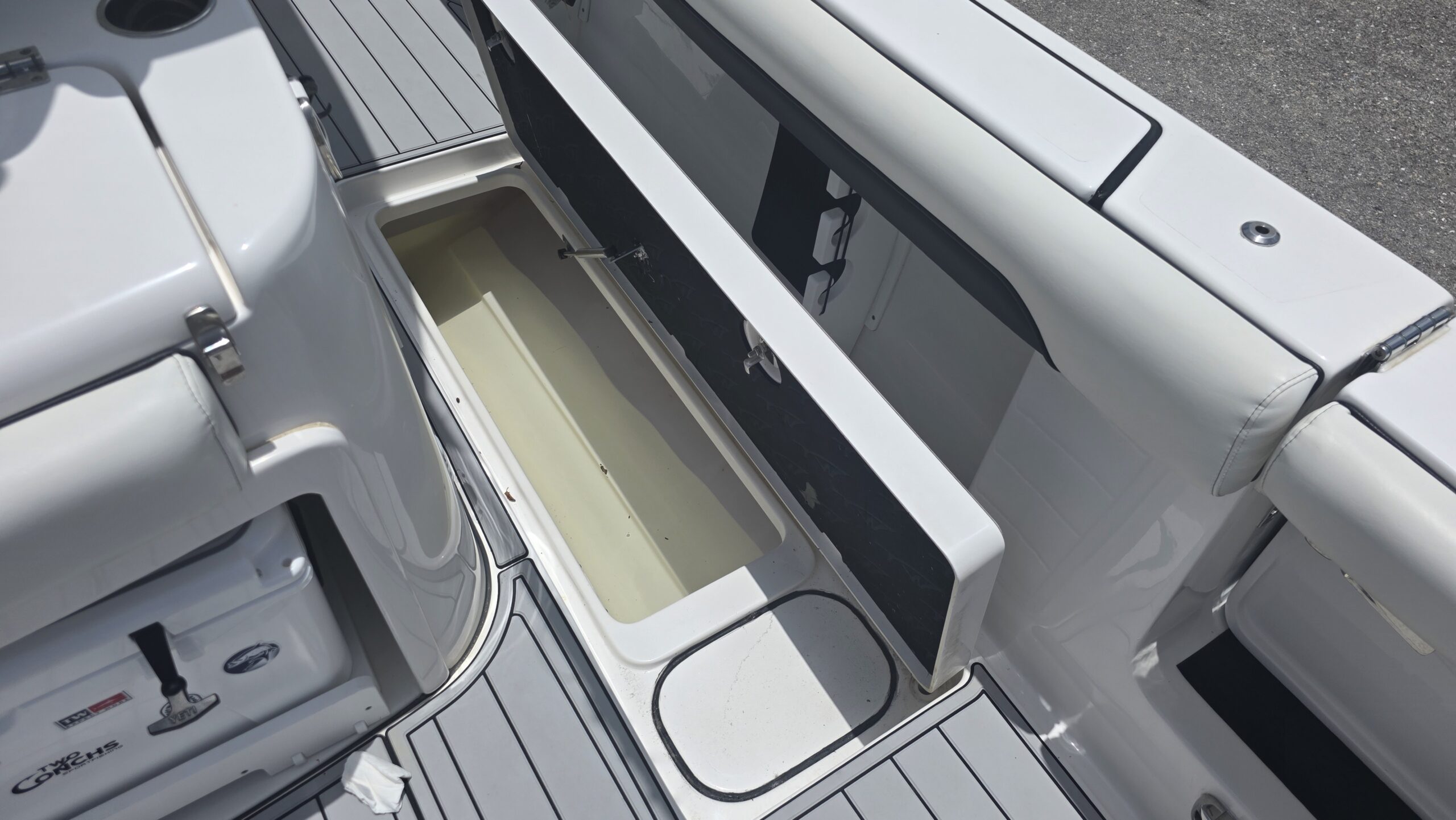 2022-Tidewater-320CC__U-TWYC121-C_24.jpg