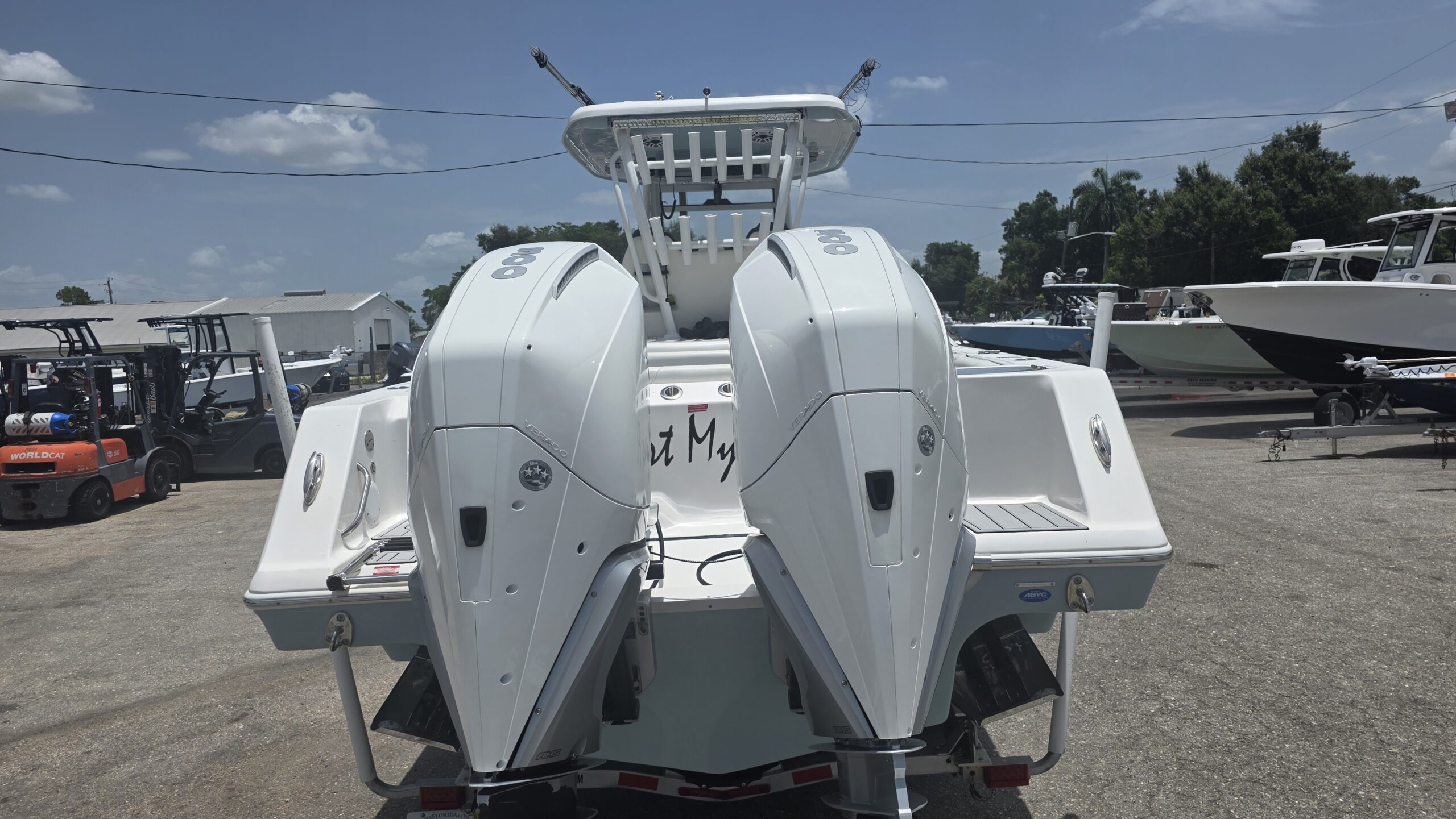 2022-Tidewater-320CC__U-TWYC121-C_3.jpg