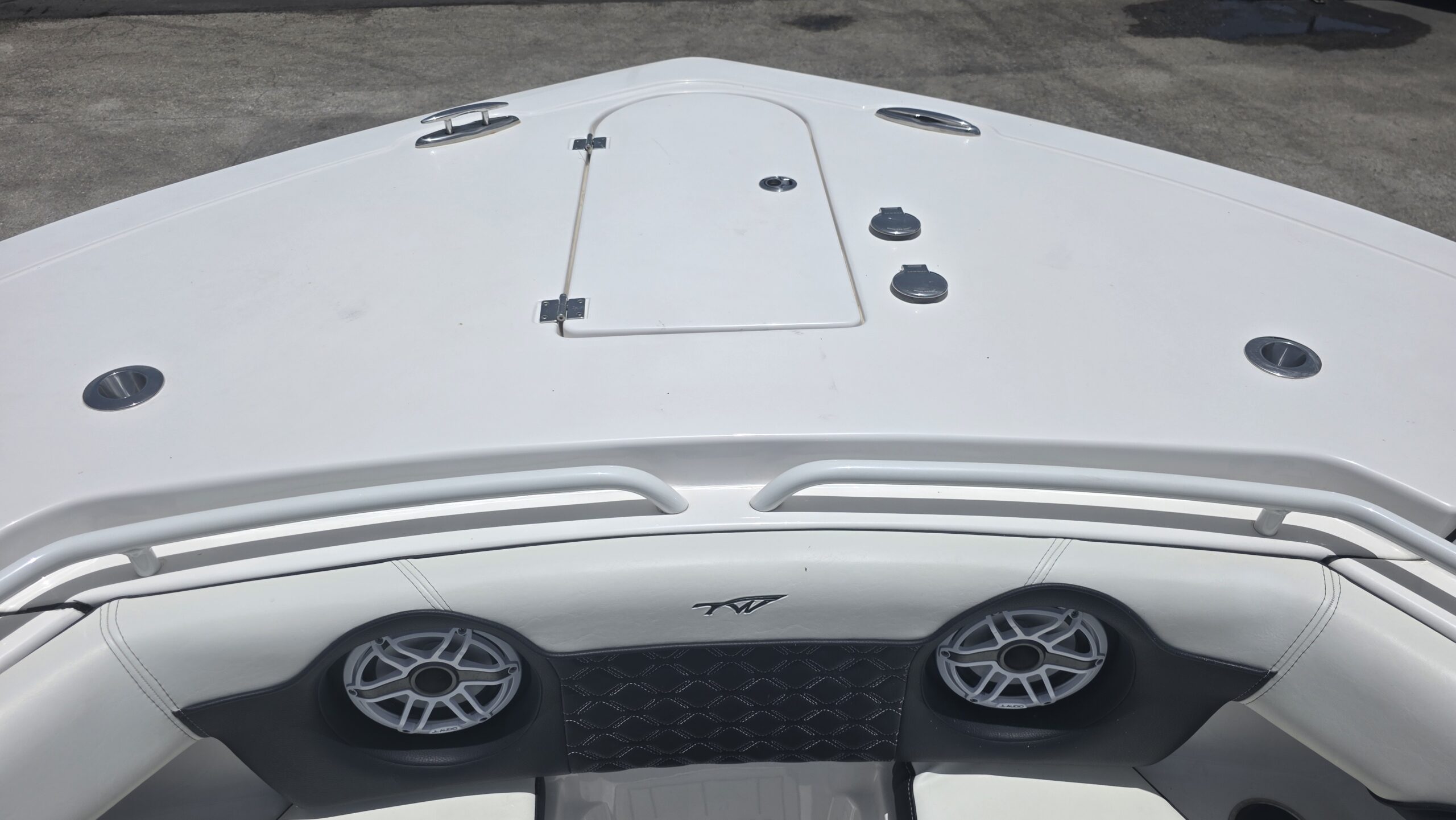2022-Tidewater-320CC__U-TWYC121-C_33.jpg