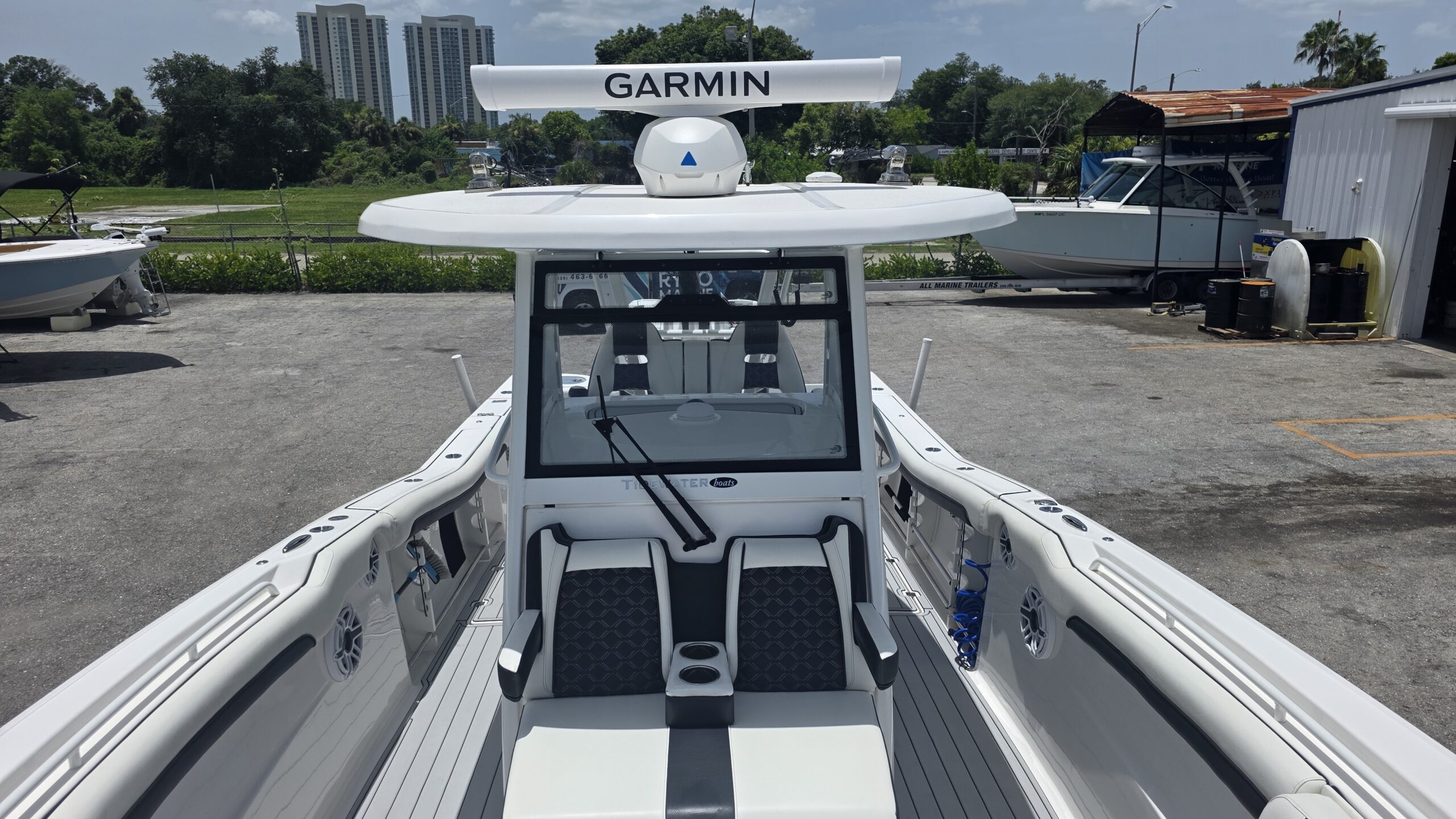 2022-Tidewater-320CC__U-TWYC121-C_38.jpg