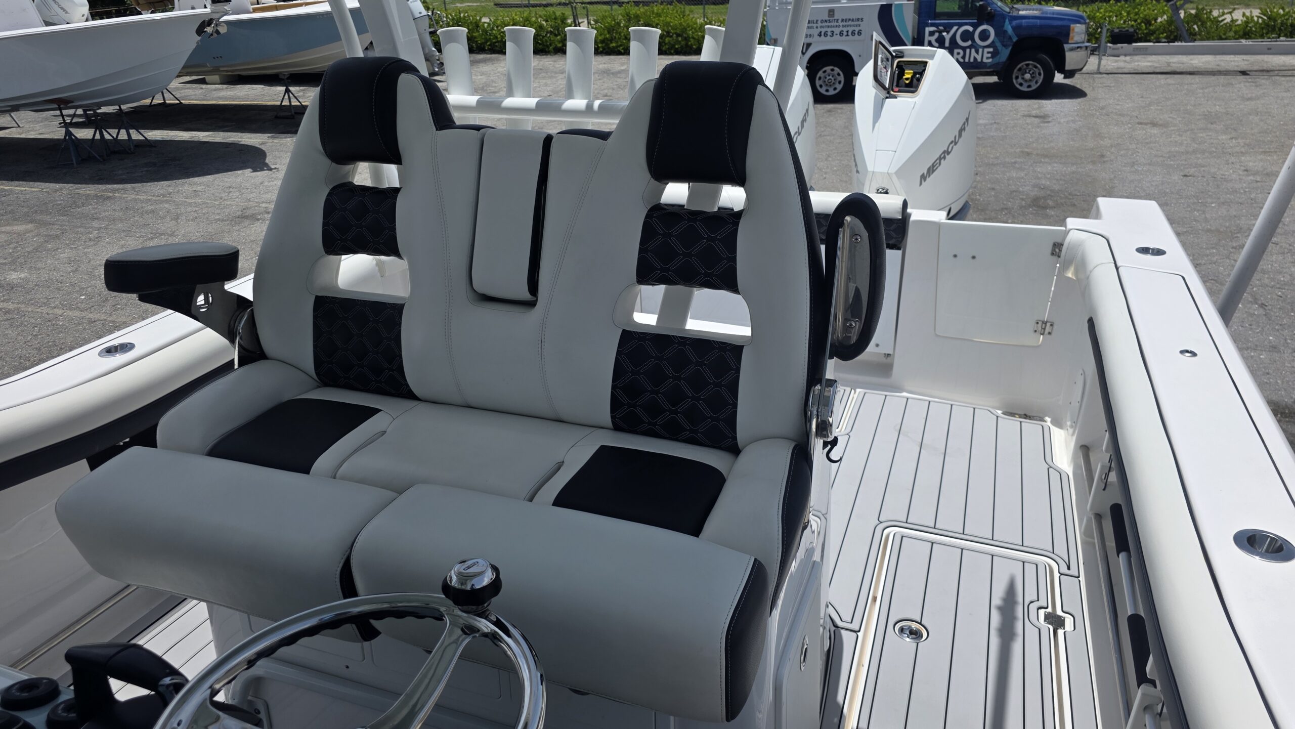 2022-Tidewater-320CC__U-TWYC121-C_39.jpg