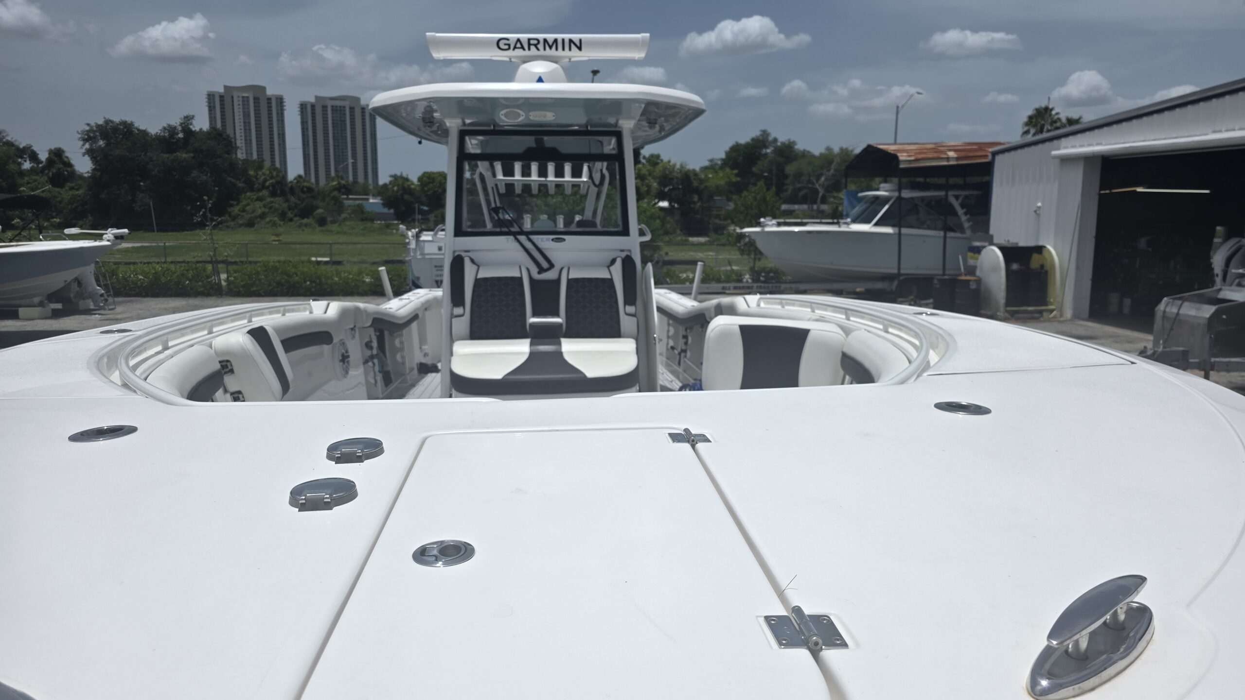 2022-Tidewater-320CC__U-TWYC121-C_5.jpg