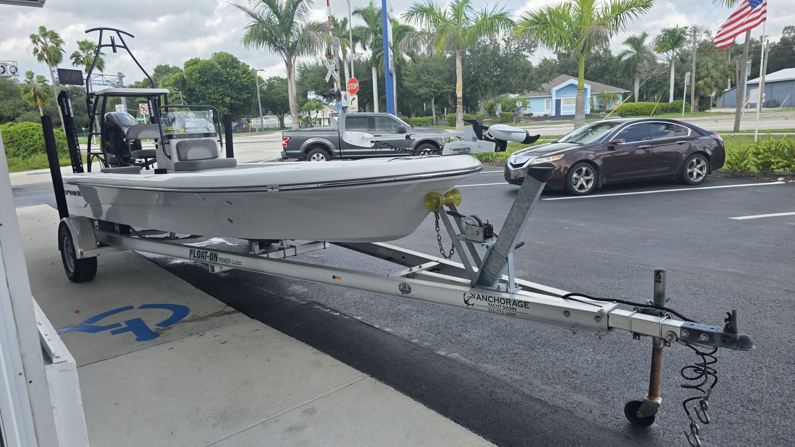 2024-Spyder-FX19__U-SYZ9330-C_4.jpg