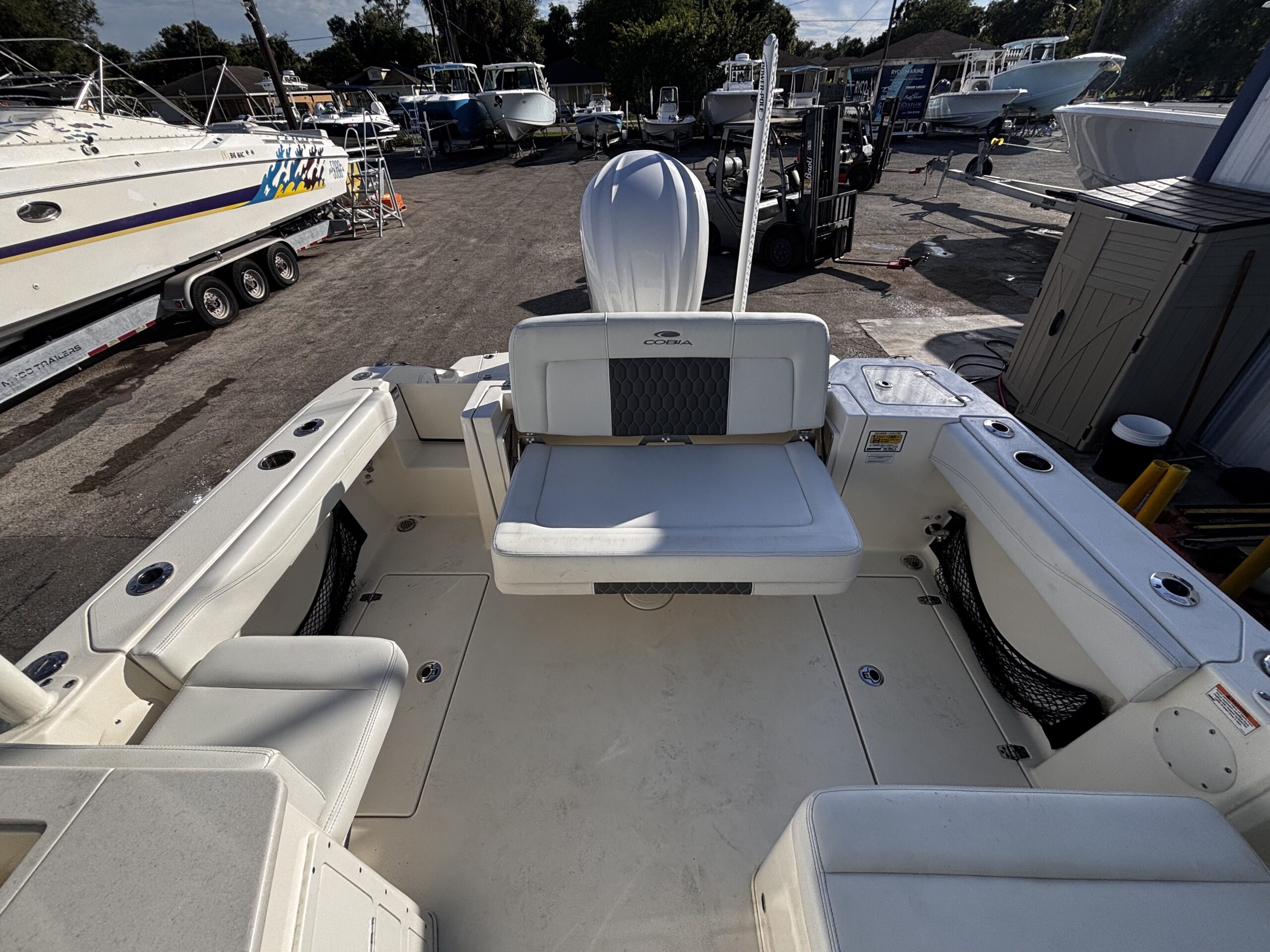 2025-Cobia-240DC__U-CODE006I4_11.jpg