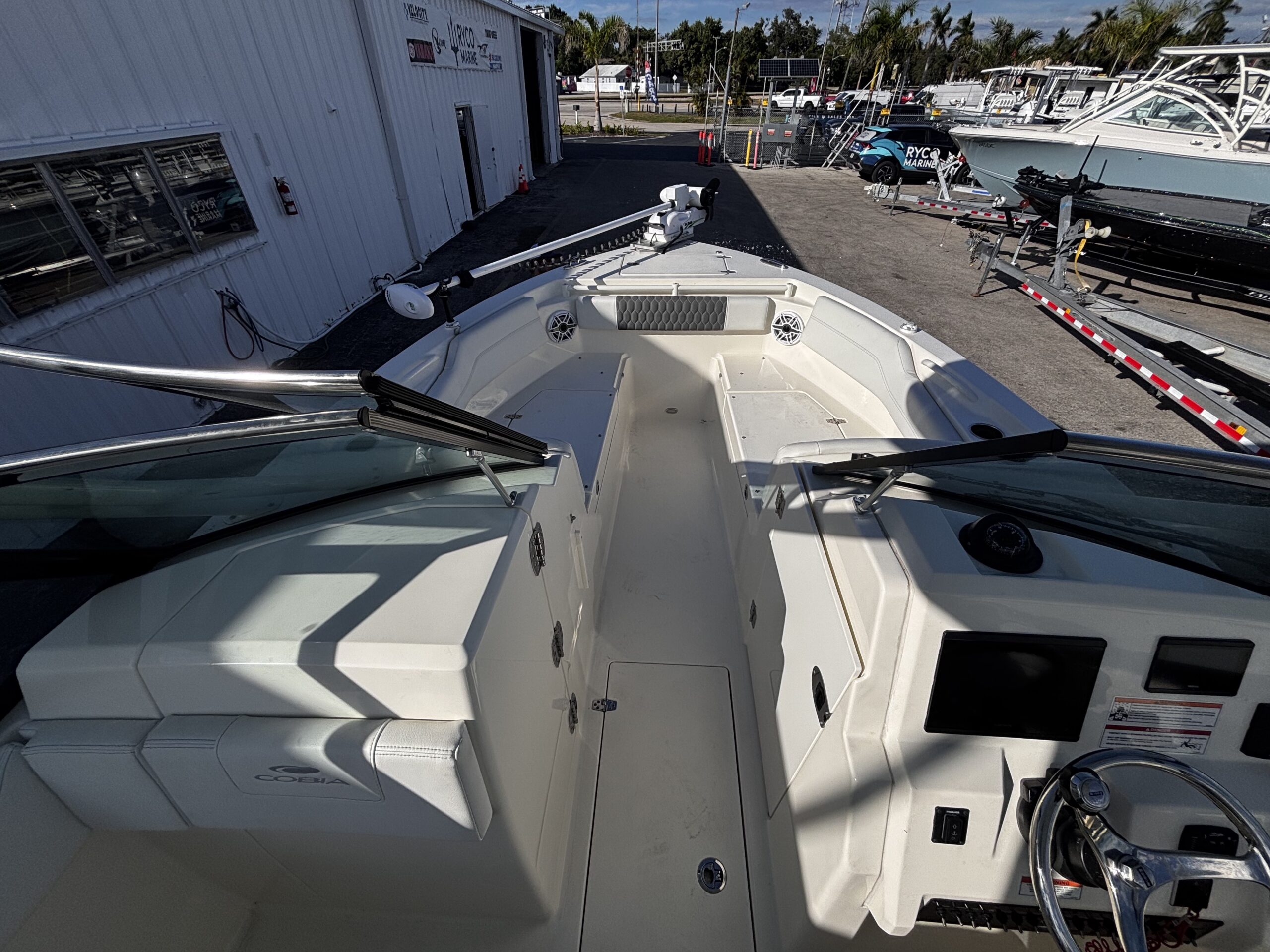 2025-Cobia-240DC__U-CODE006I4_14.jpg
