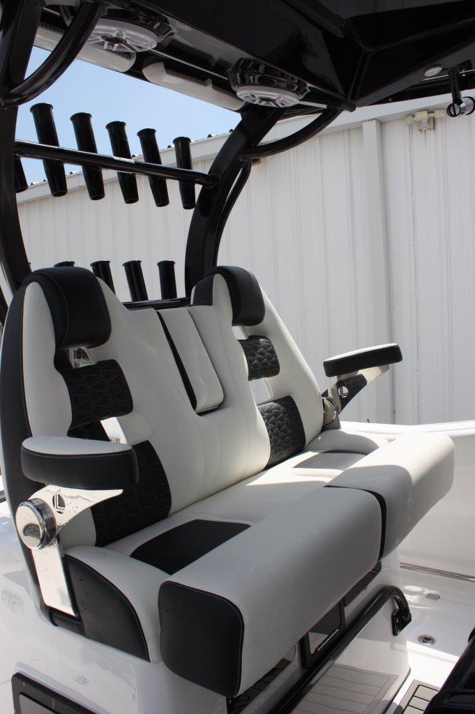 2025-Tidewater-320CC__N-TWYC120C5_30.jpg