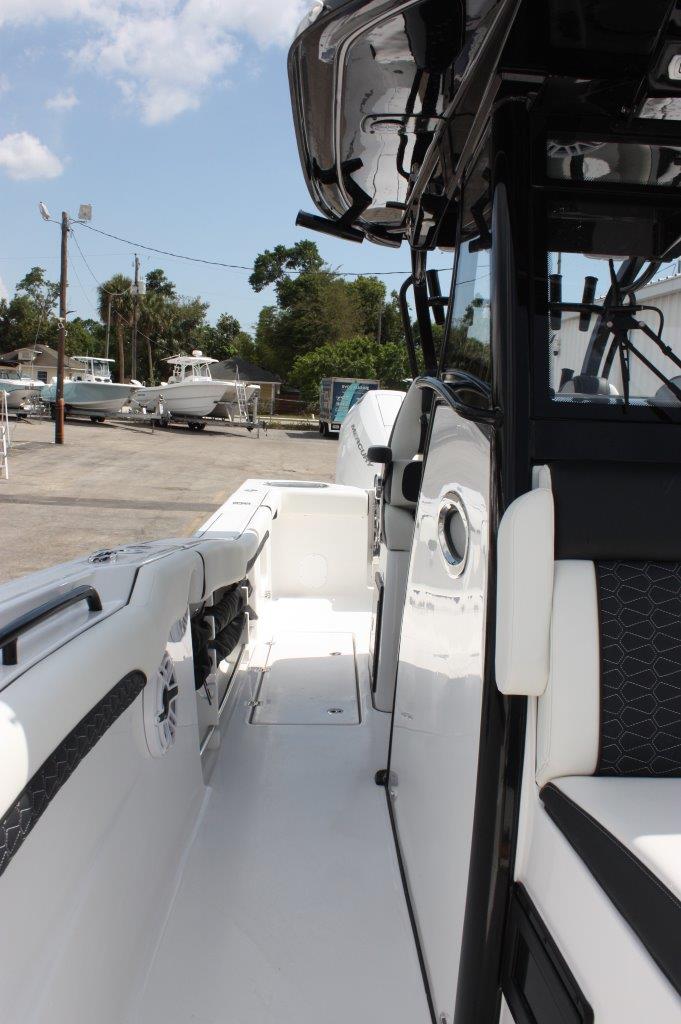 2025-Tidewater-320CC__N-TWYC120C5_39.jpg