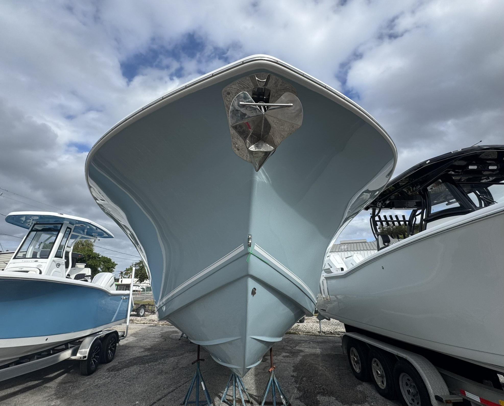 2025-Tidewater-320CC__N-TWYC122D5_2.jpg