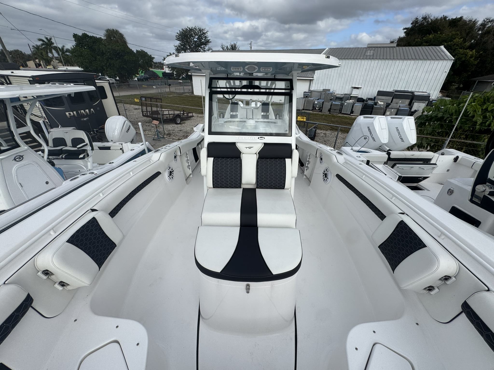 2025-Tidewater-320CC__N-TWYC122D5_37.jpg
