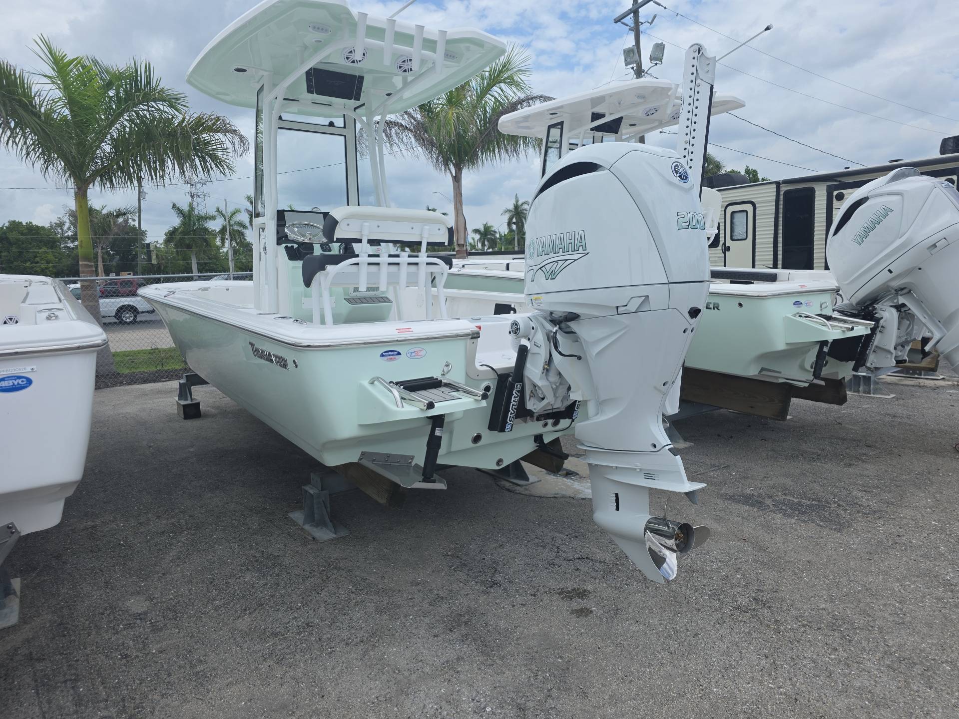 2026-Tidewater-2110BM__N-TWTB205_1.jpg