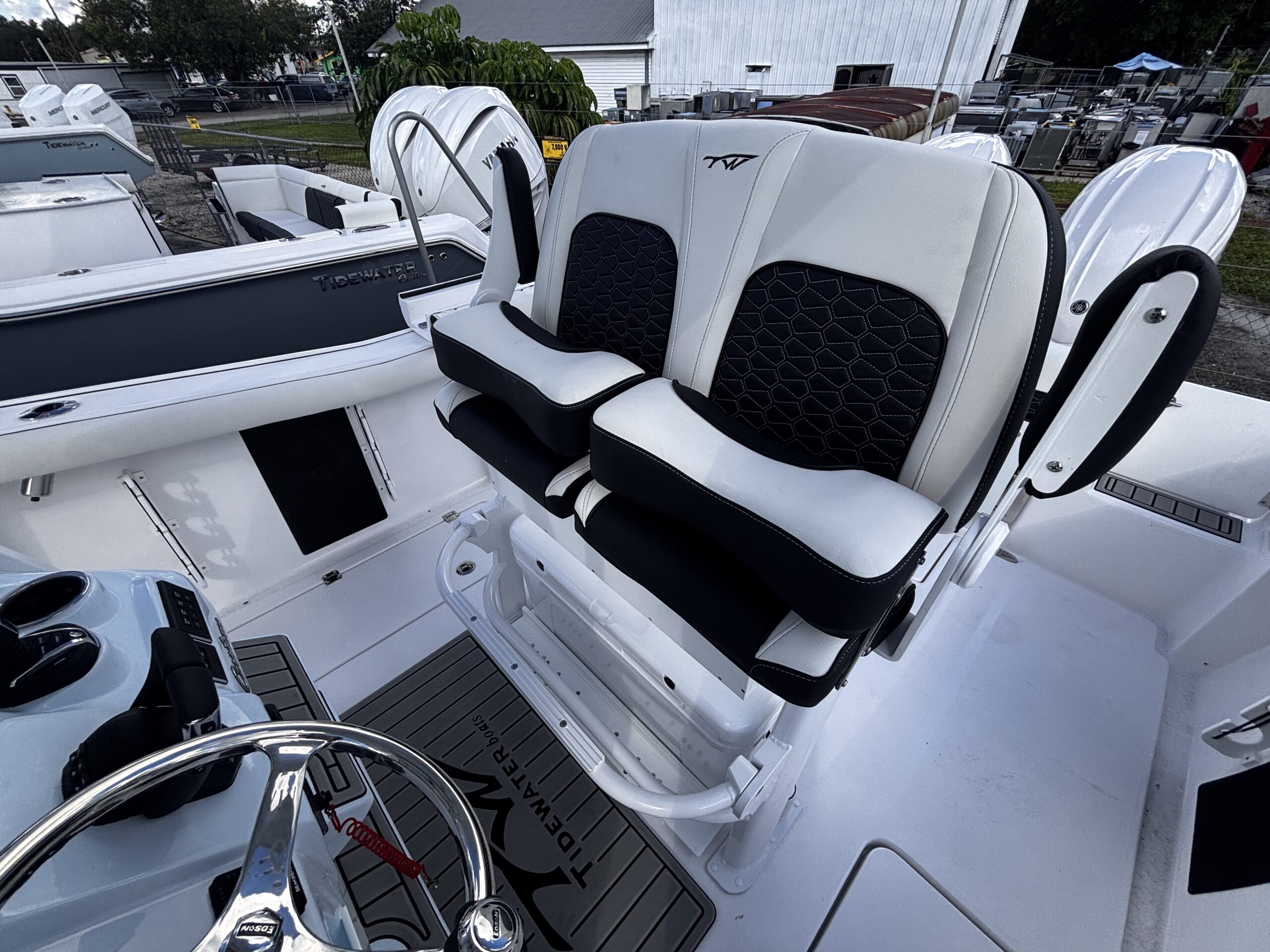 2026-Tidewater-256CC__N-TWMC110H_23.jpg