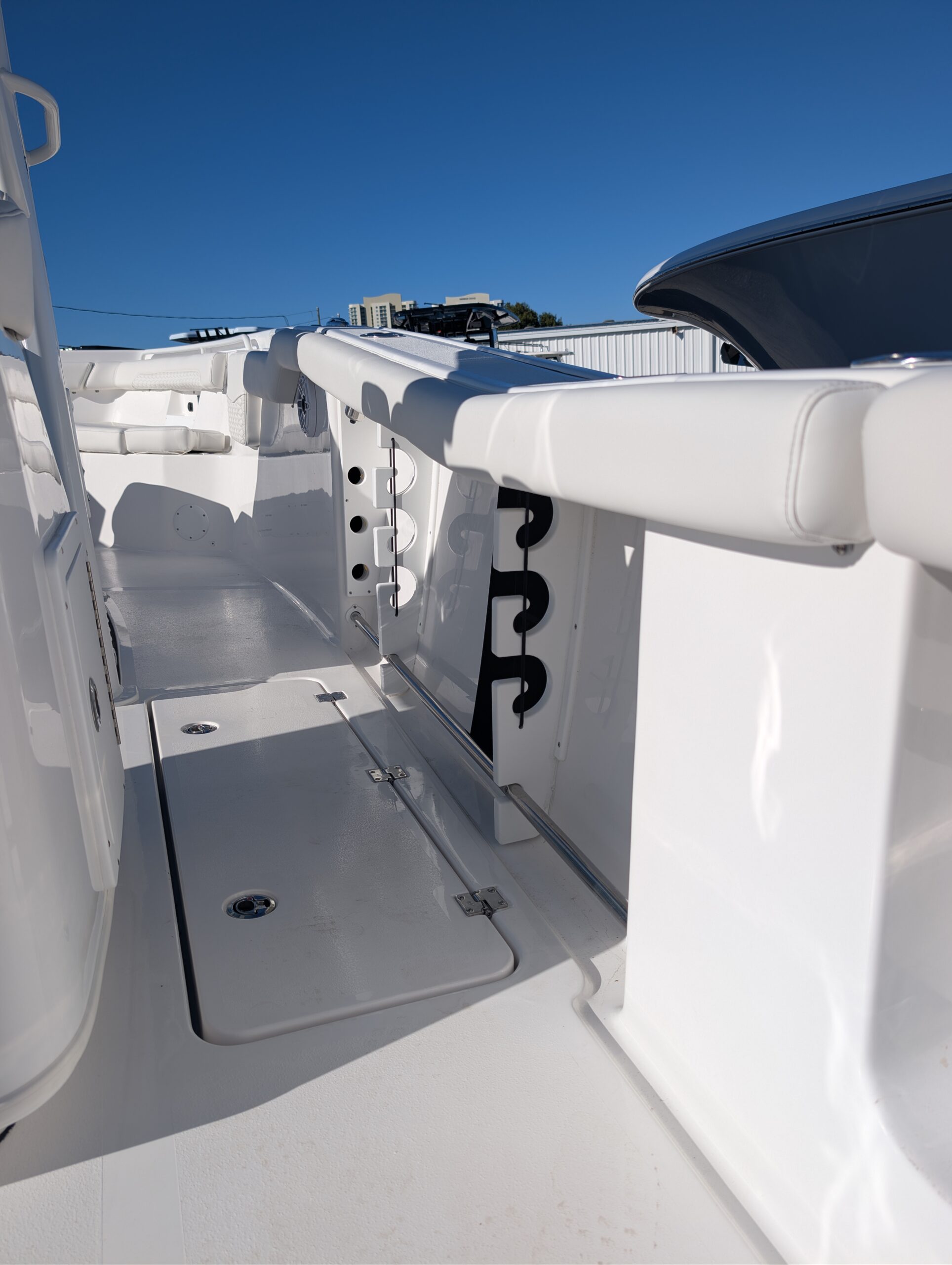 2026-Tidewater-272CC__N-TW118L526_19.jpg