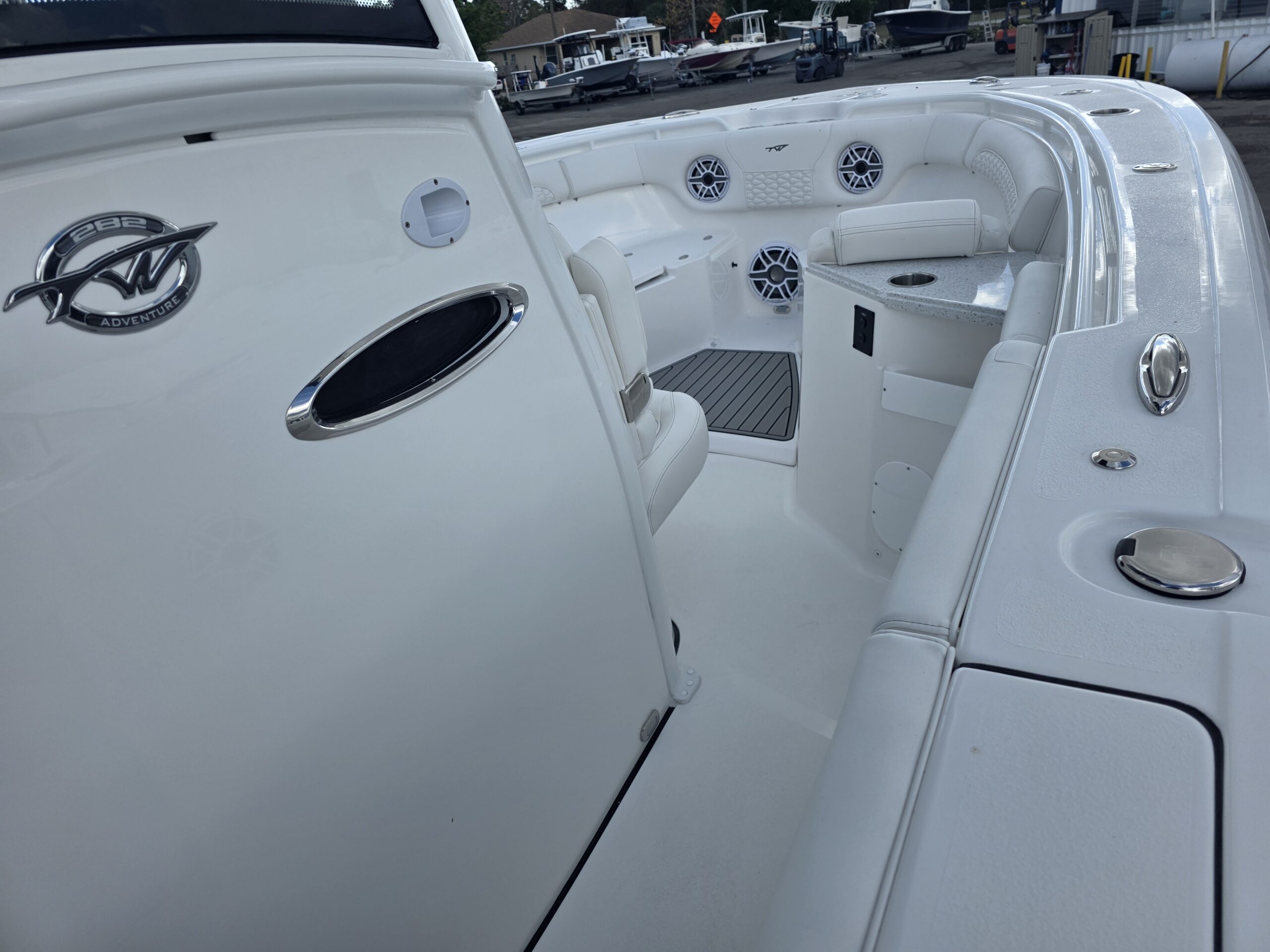2026-Tidewater-282CC__N-TWBC134_10.jpg