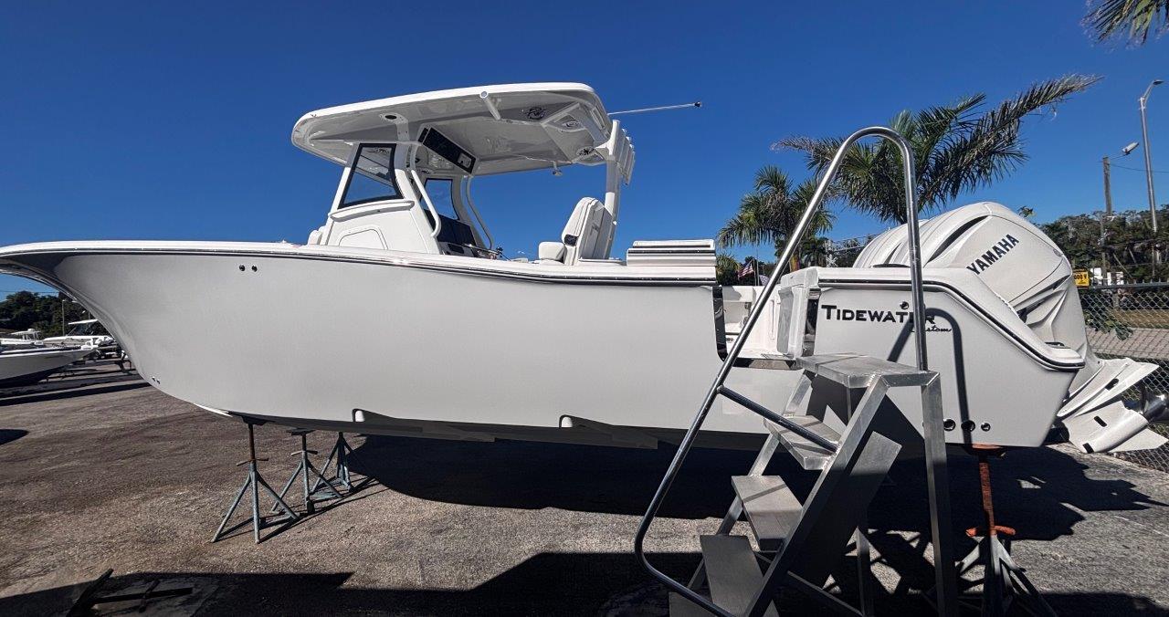 2026-Tidewater-302CC__N-TWUC118I_3.jpg