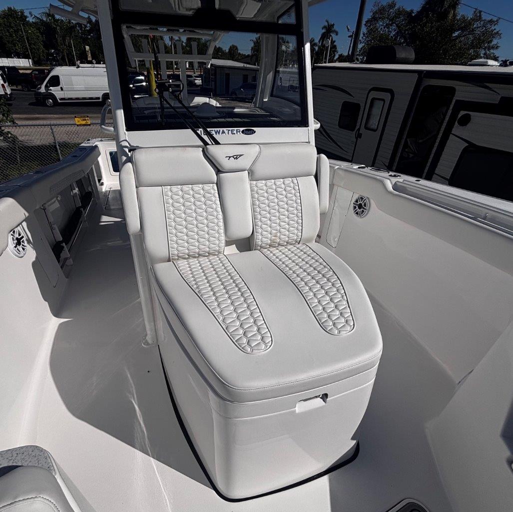 2026-Tidewater-302CC__N-TWUC118I_47.jpg