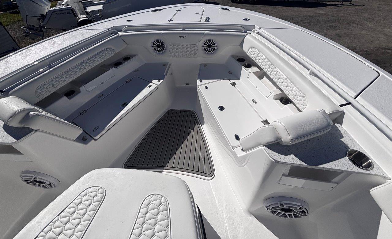 2026-Tidewater-302CC__N-TWUC118I_49.jpg