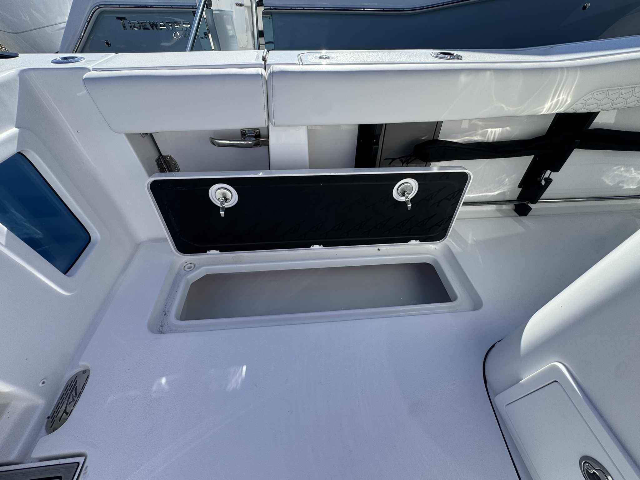 2026-Tidewater-302CC__N-TWUC126K_11.jpg