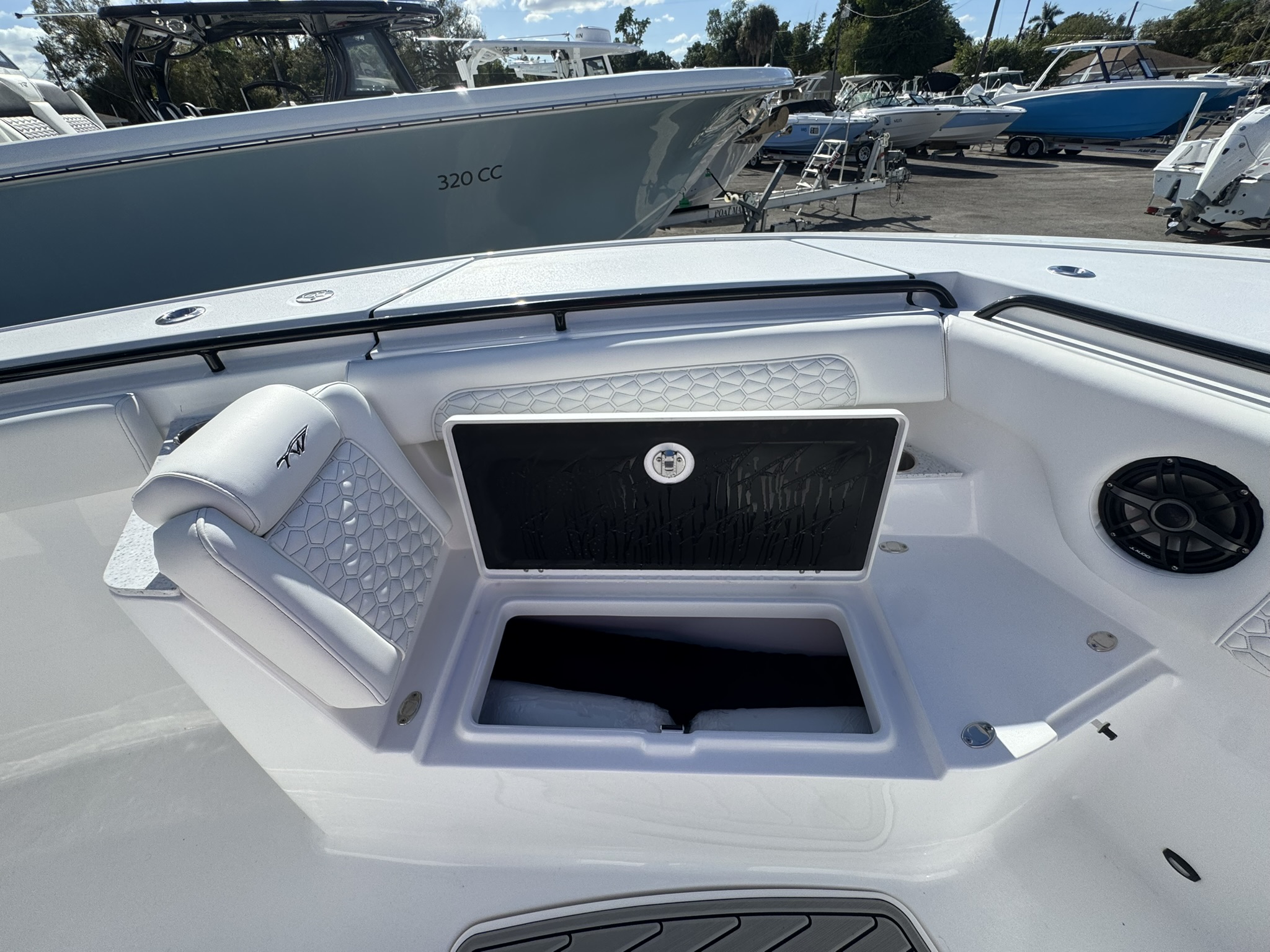 2026-Tidewater-302CC__N-TWUC126K_44.jpg