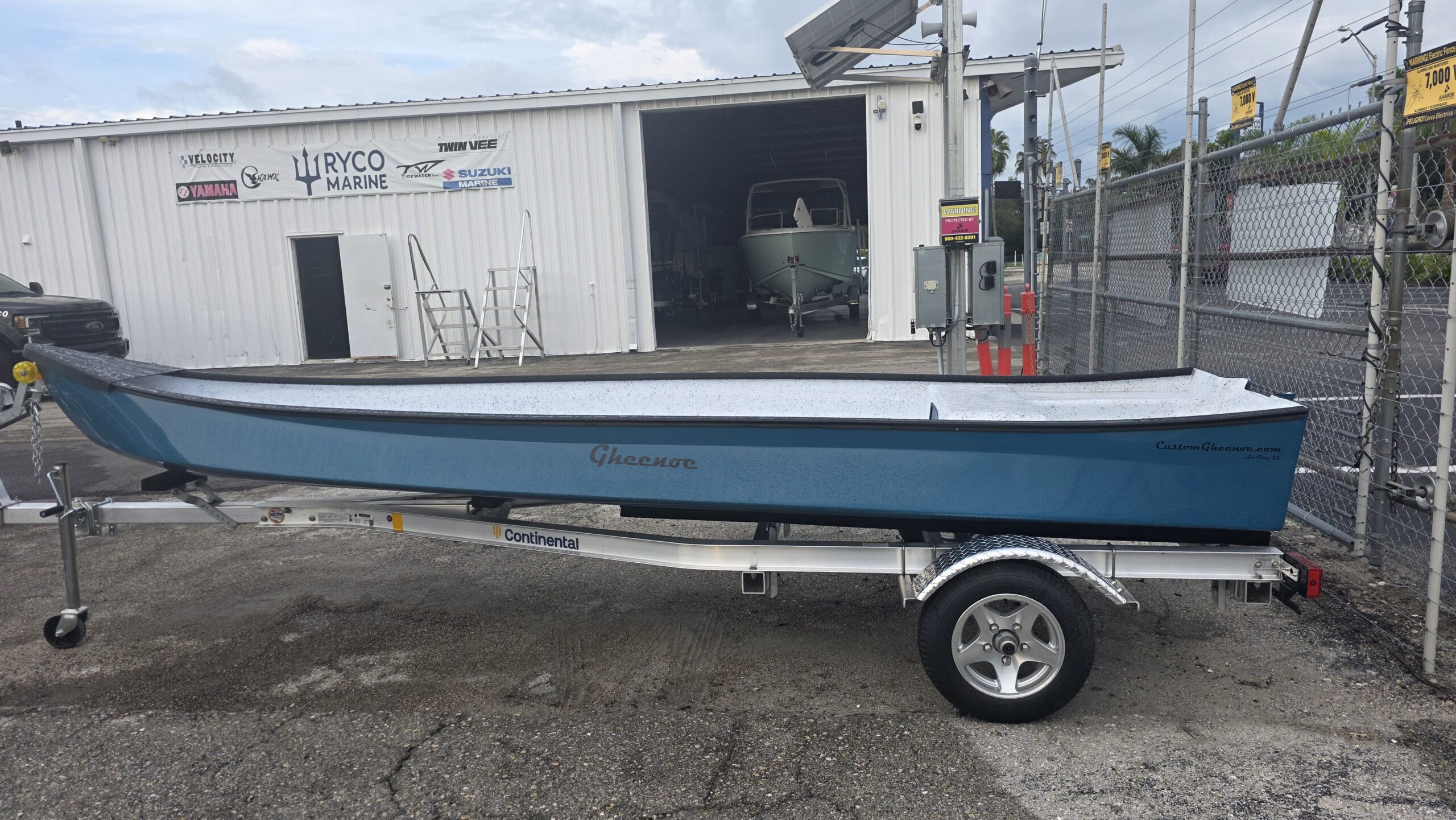 2027-Gheenoe-LT25__N-GN52778_1.jpg