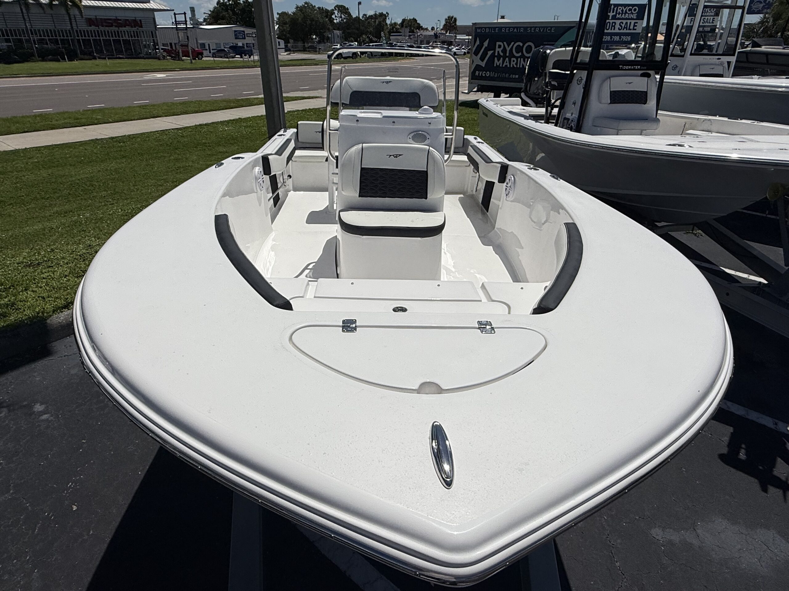 2027-Tidewater-180CC__N-TWEC107_10.jpg