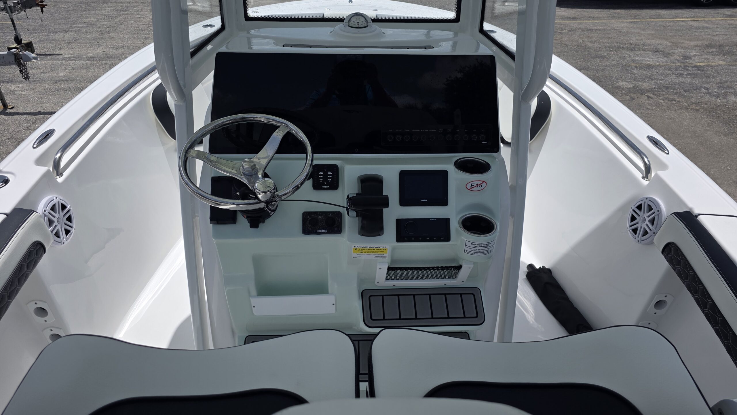 2027-Tidewater-210CC__N-TWZC105_3.jpg