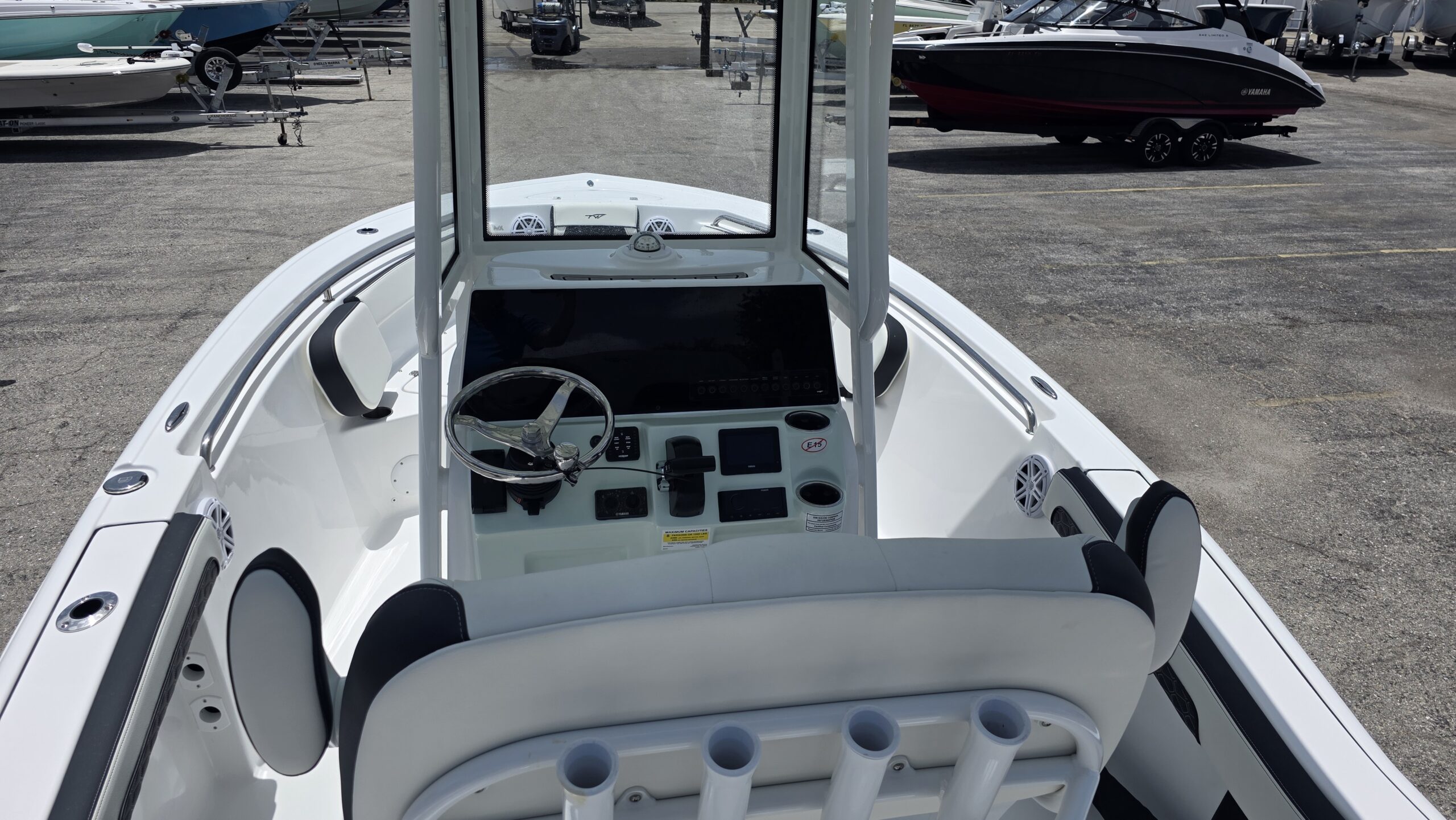 2027-Tidewater-210CC__N-TWZC105_9.jpg