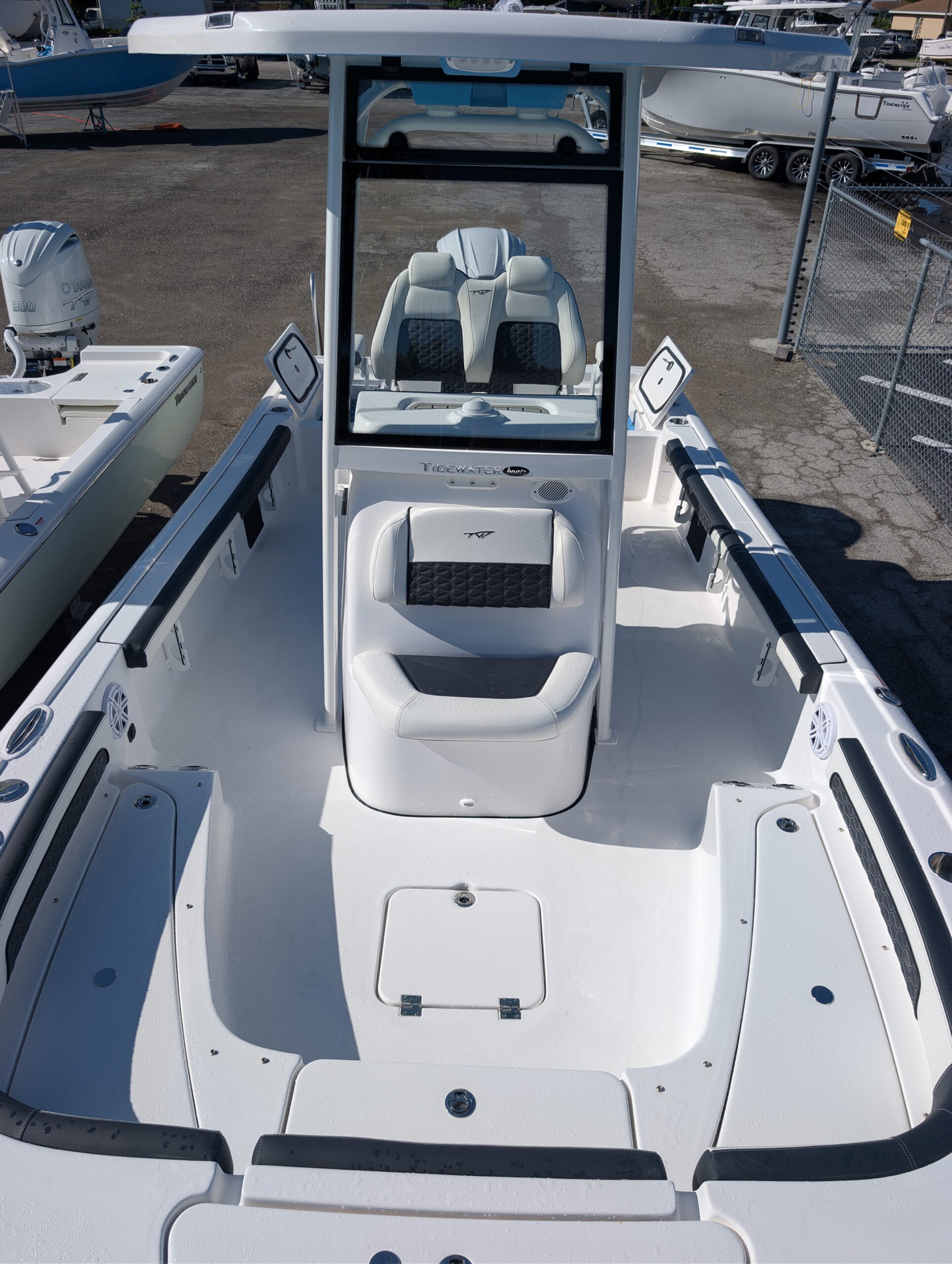 2027-Tidewater-2300CB__N-TWHB109_13.jpg