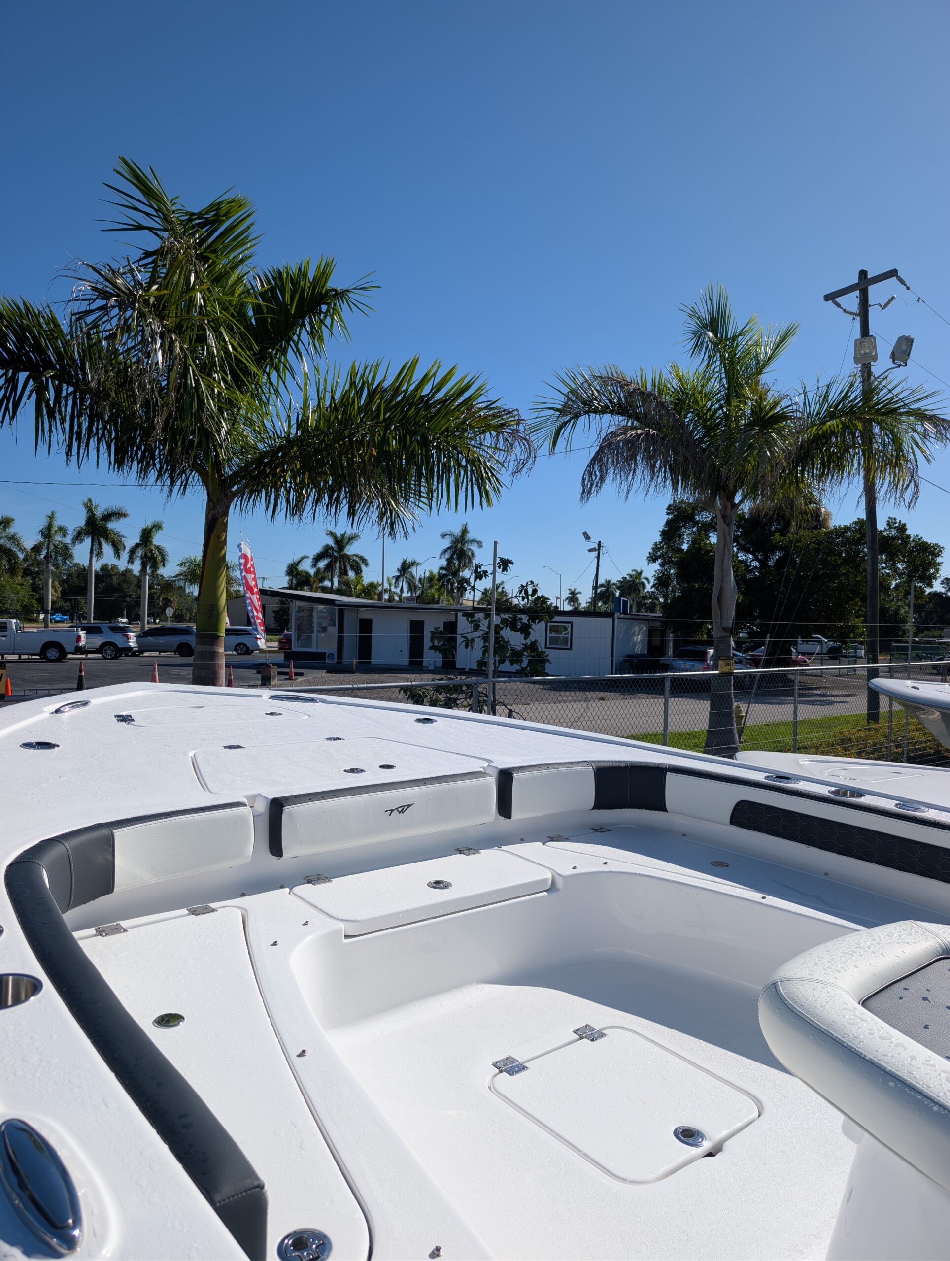 2027-Tidewater-2300CB__N-TWHB109_6.jpg