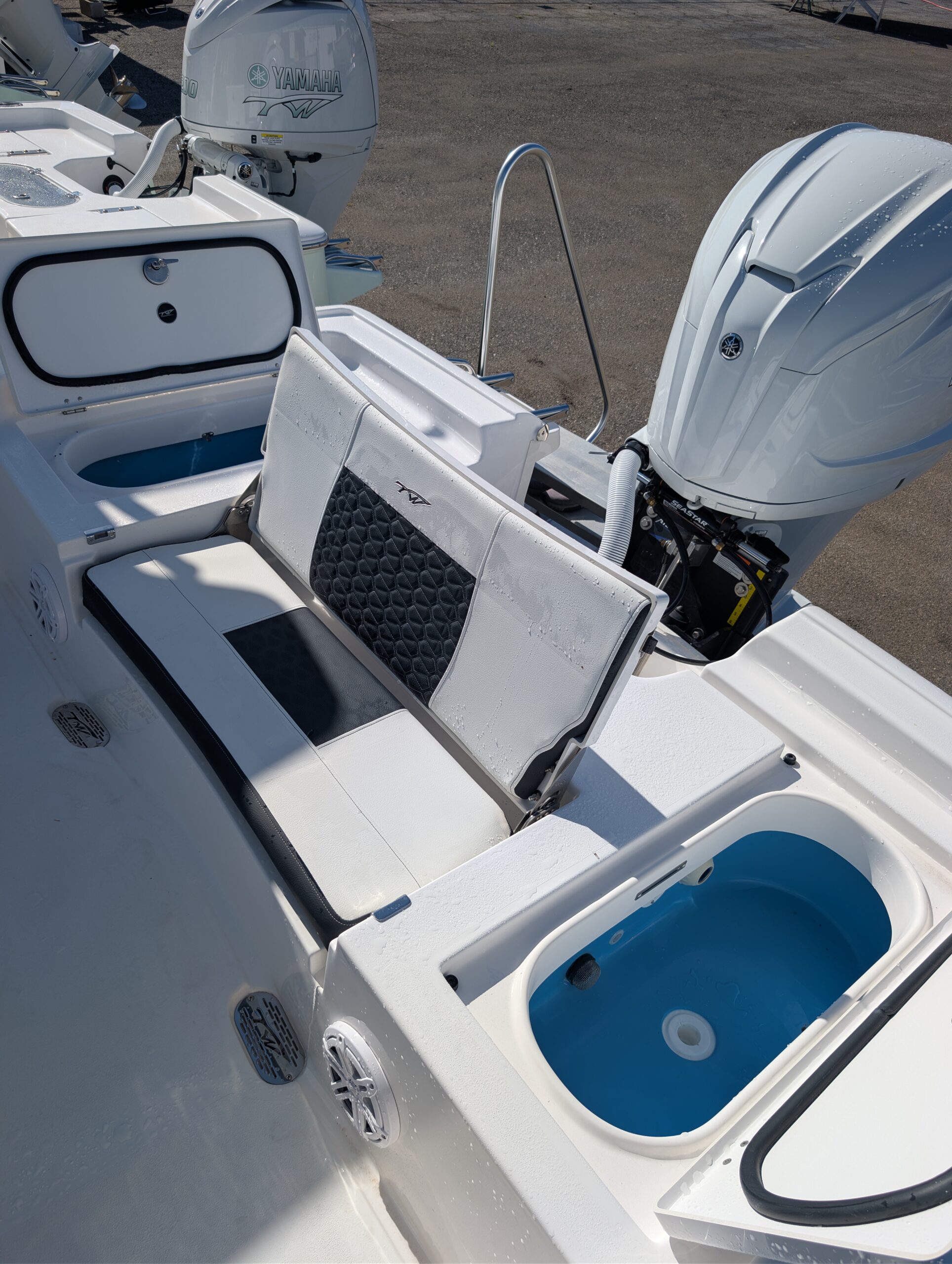 2027-Tidewater-2300CB__N-TWHB109_7.jpg