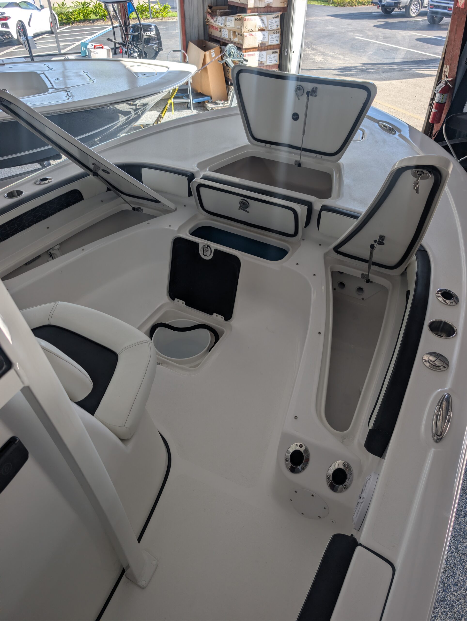 2027-Tidewater-2300CB__N-TWHB118_7.jpg