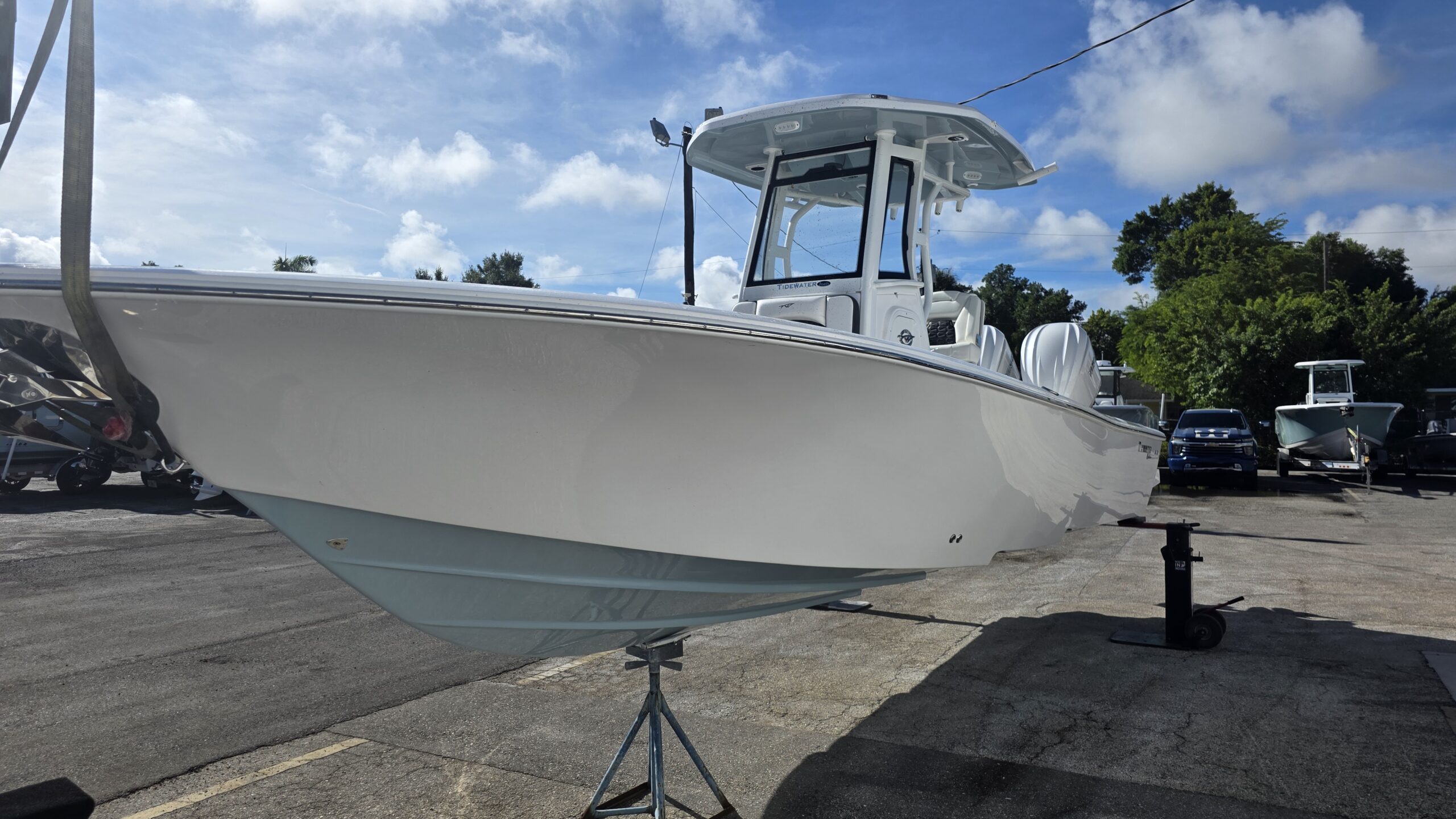 2027-Tidewater-2700CB__N-TWBB110_1.jpg