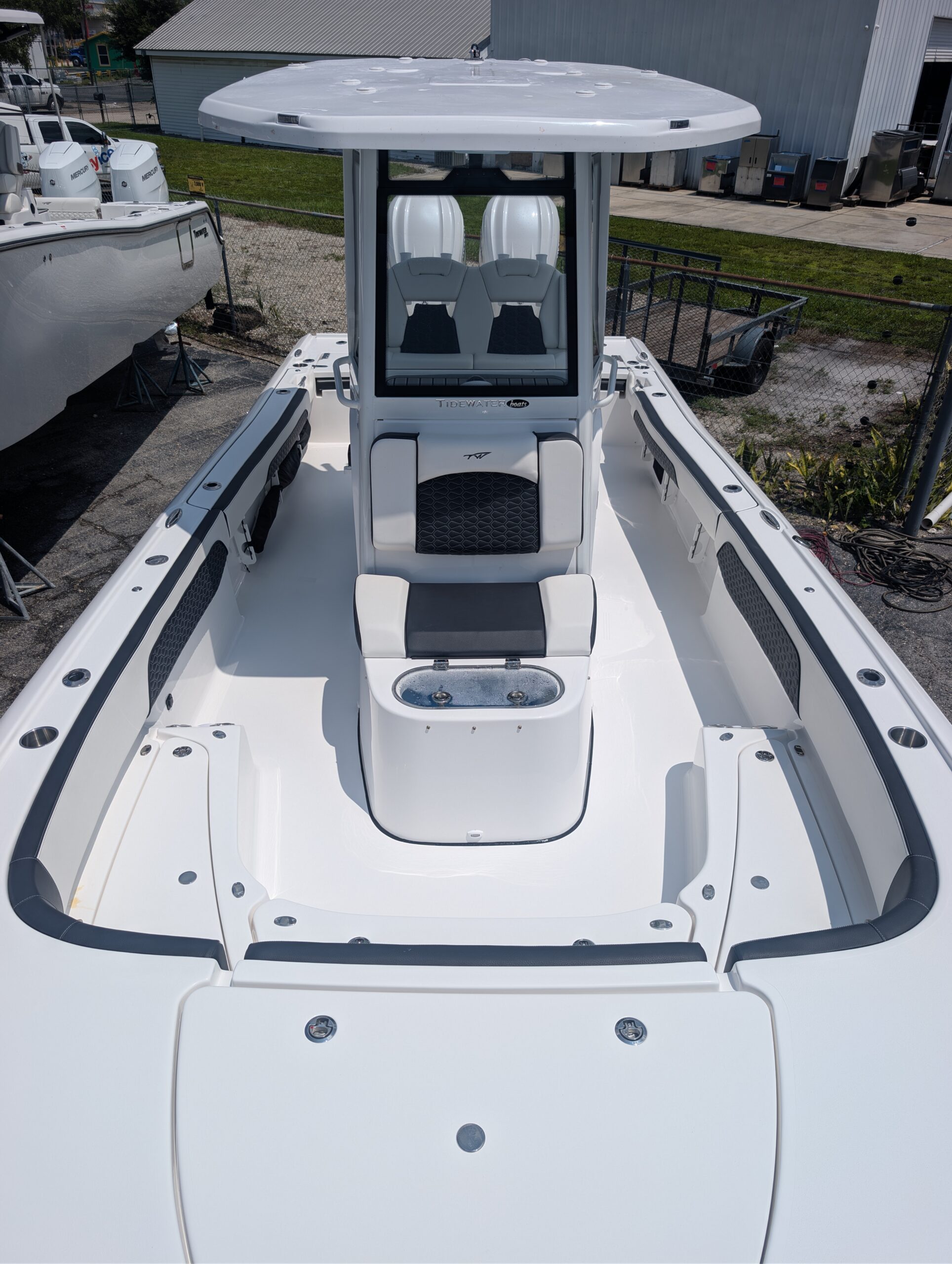 2027-Tidewater-2700CB__N-TWBB110_16.jpg