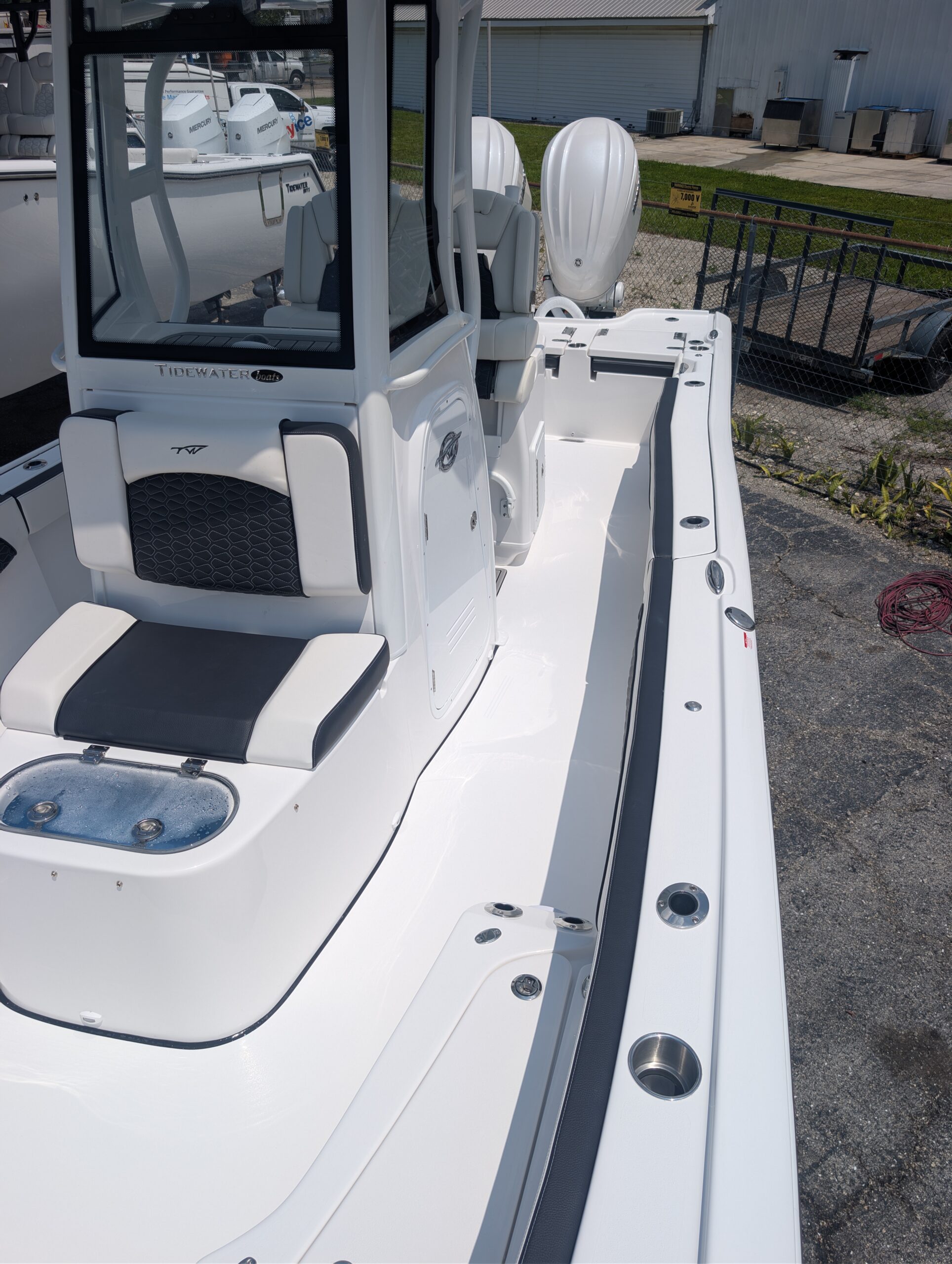 2027-Tidewater-2700CB__N-TWBB110_17.jpg