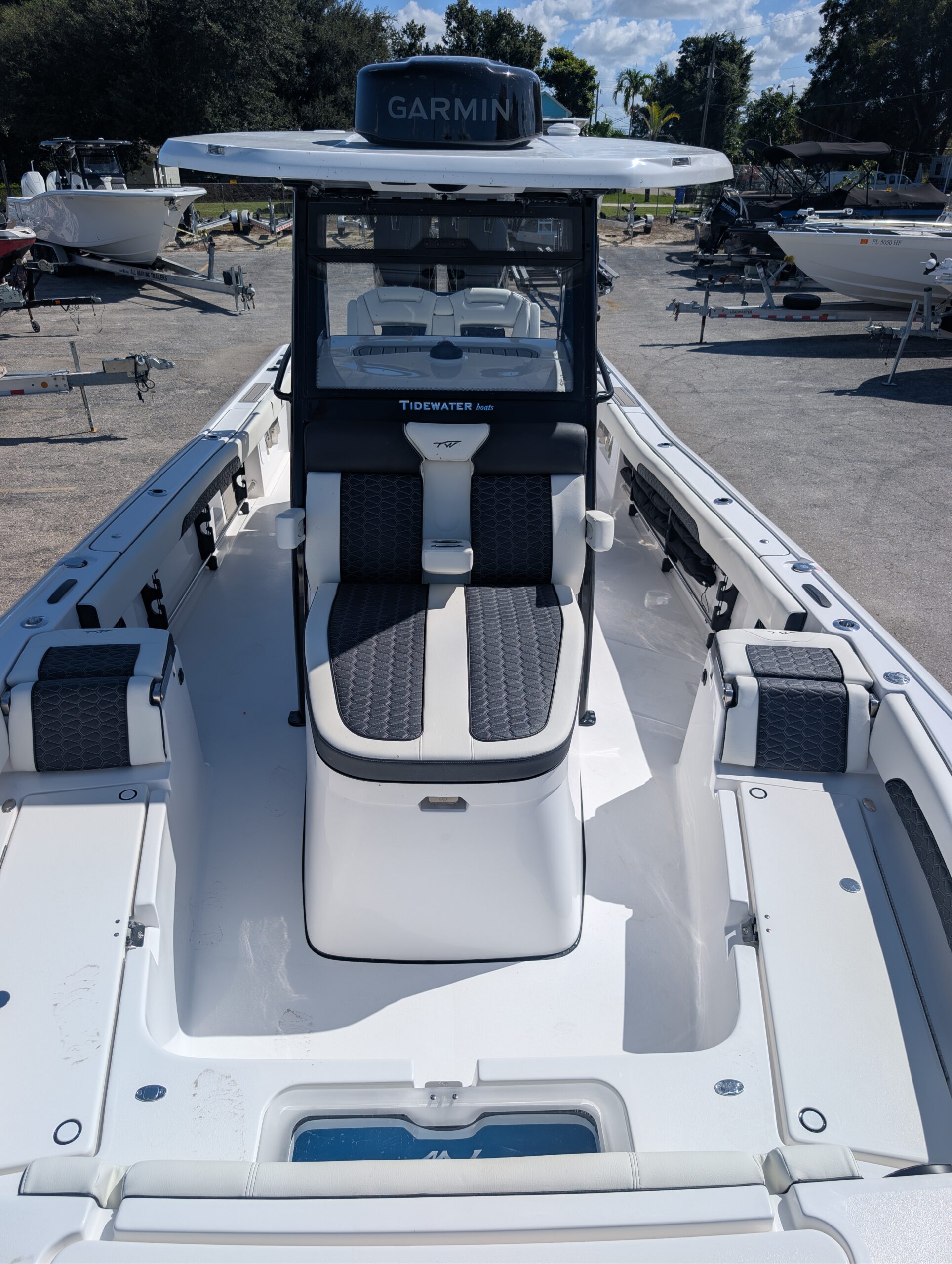 2027-Tidewater-3100CB__N-TWEB108_2.jpg