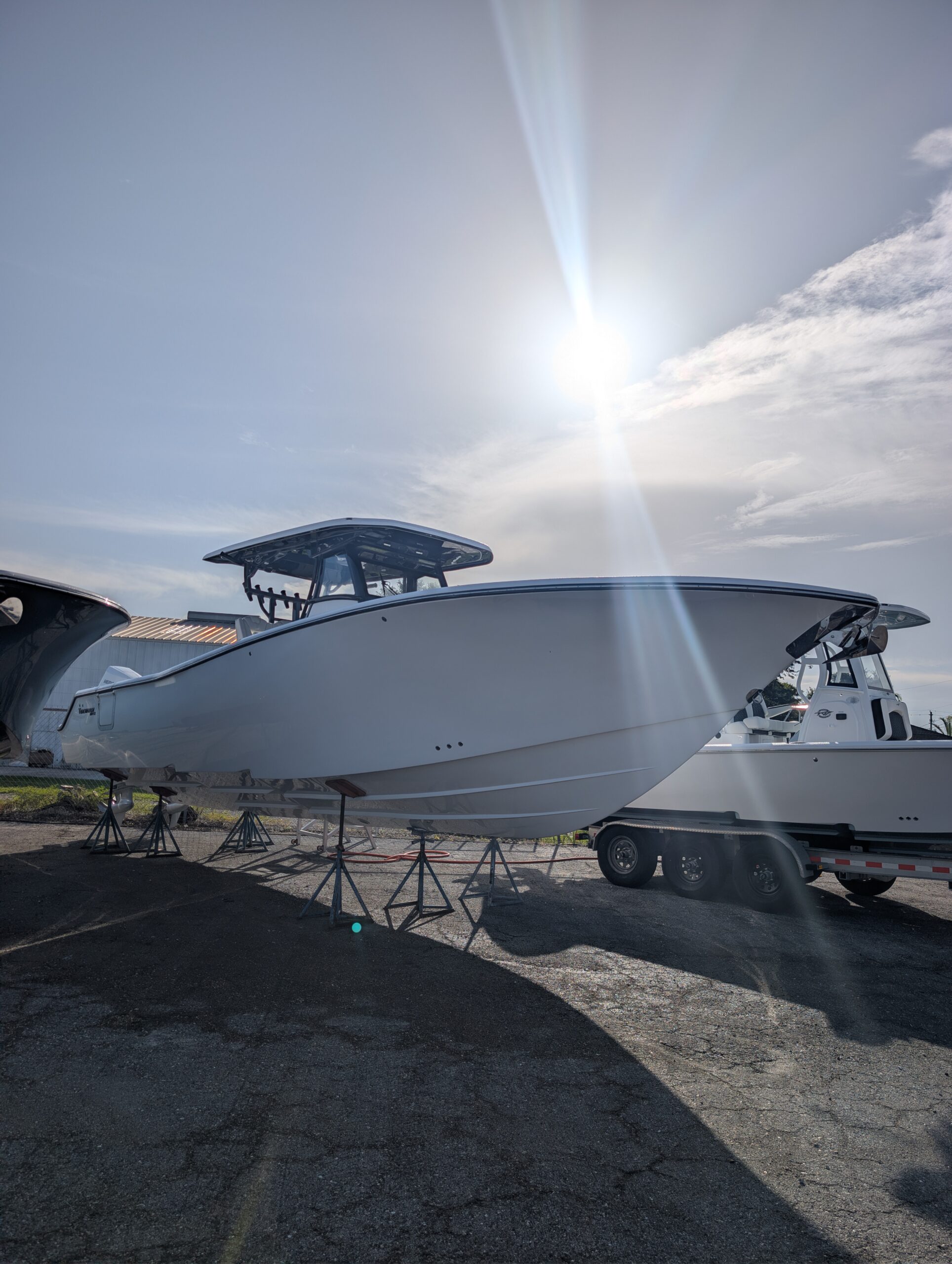 2027-Tidewater-330CC__N-TWAC112_1.jpg